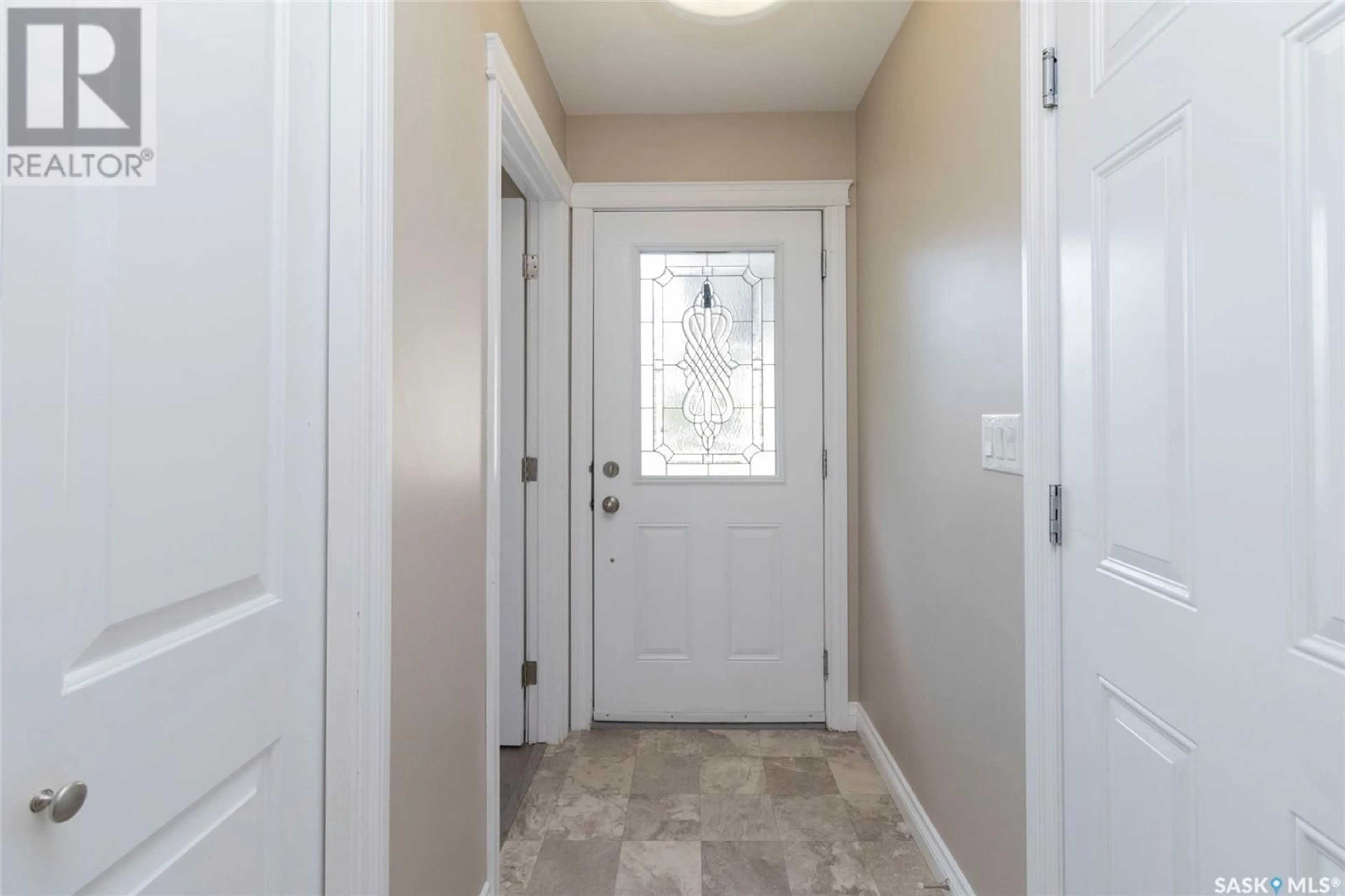 Indoor entryway for 200 GLENWOOD TERRACE, Martensville Saskatchewan S0K0A2