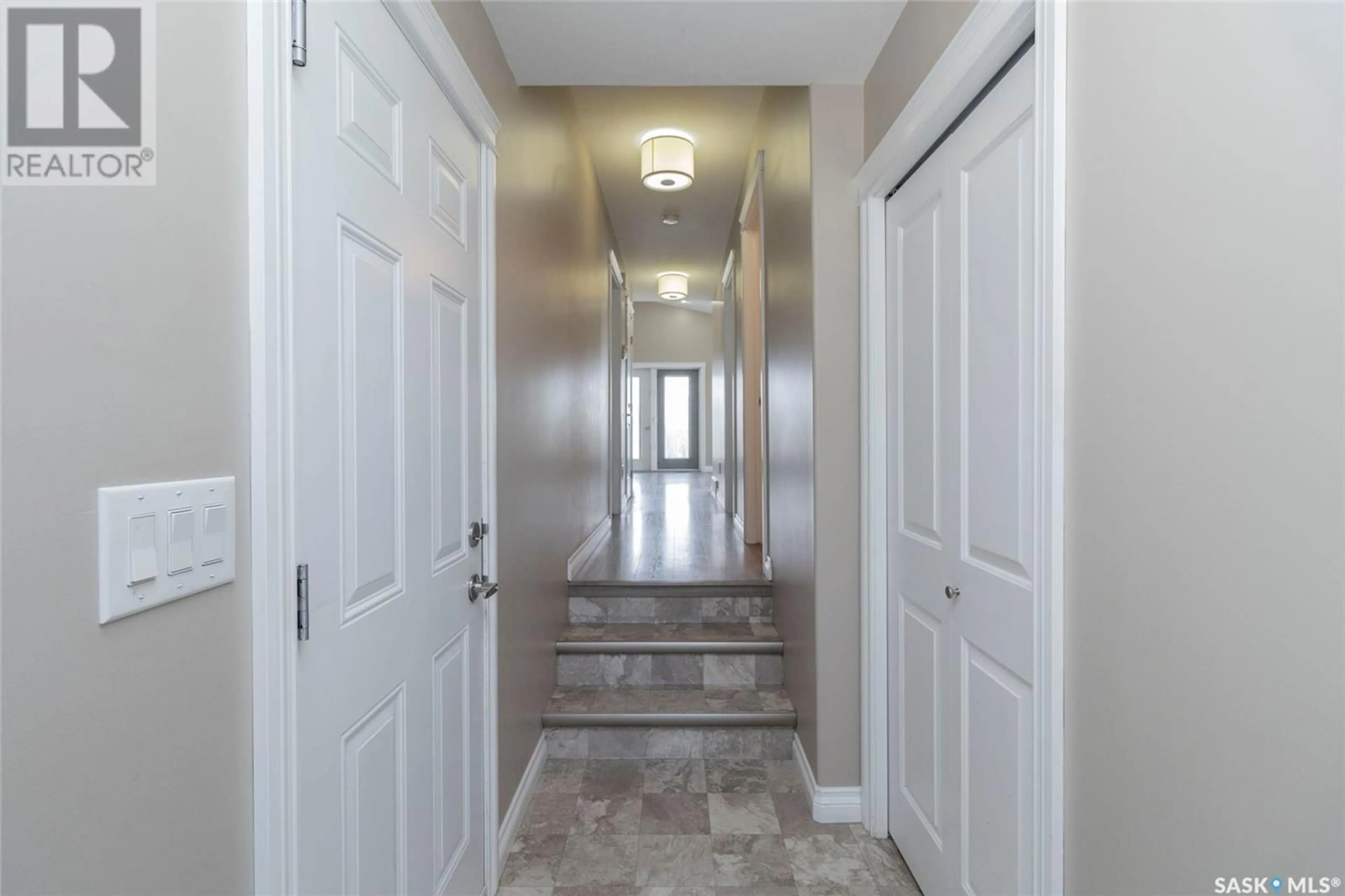 Indoor entryway for 200 GLENWOOD TERRACE, Martensville Saskatchewan S0K0A2