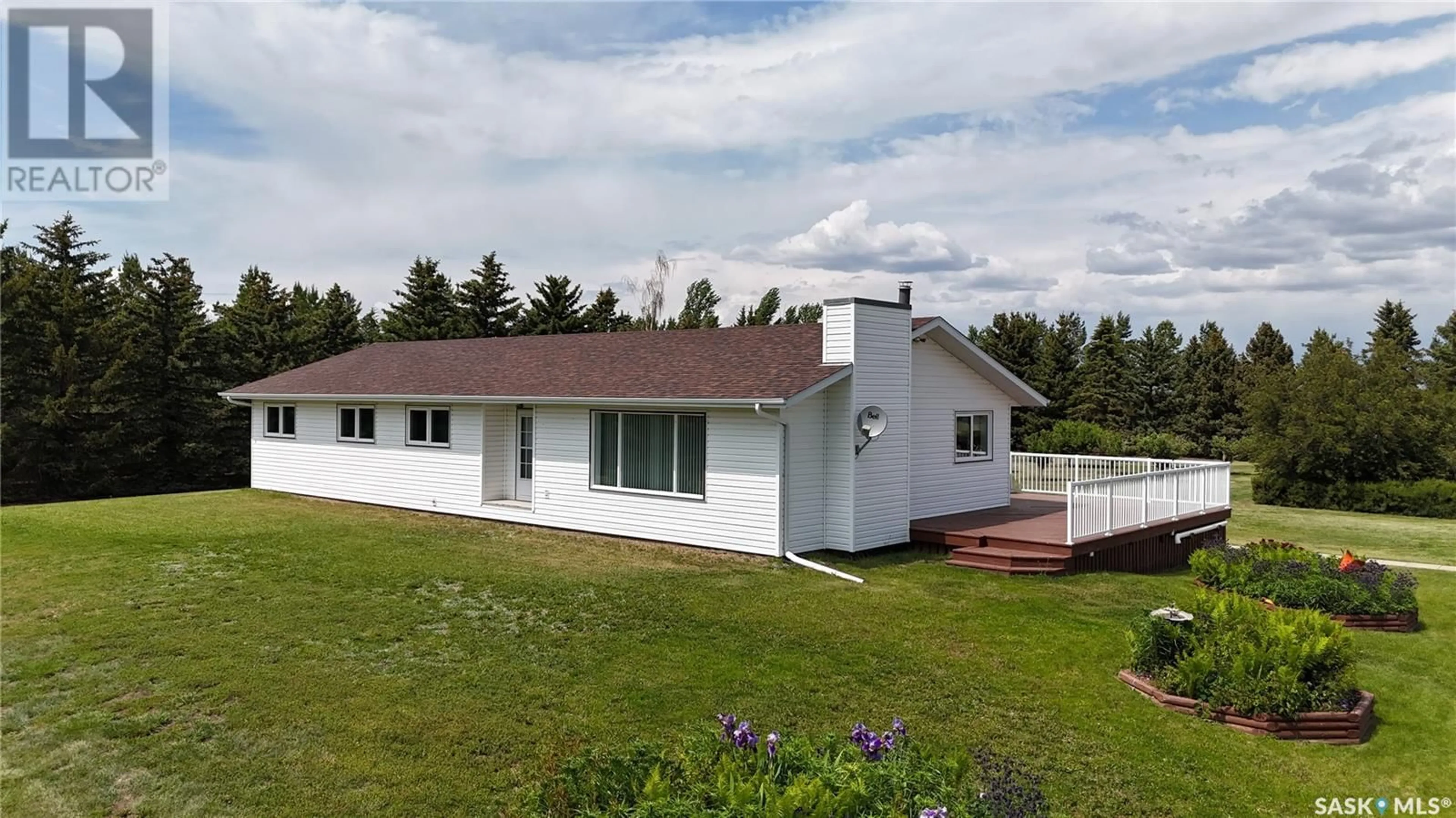 A pic from outside/outdoor area/front of a property/back of a property/a pic from drone, building for PENNANT ACREAGE, Riverside Rm No. 168 Saskatchewan S0N1X0