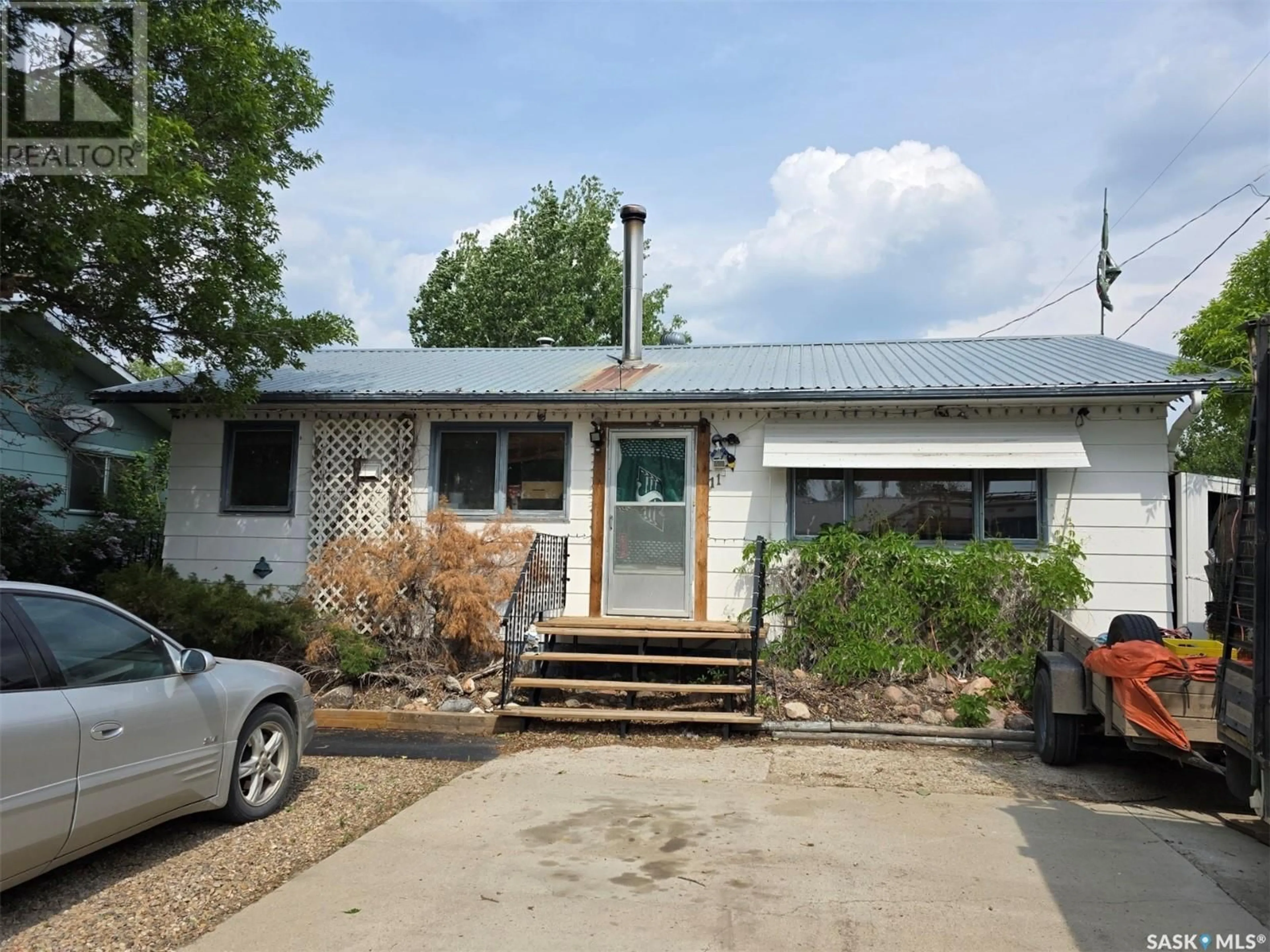 Unknown for 11 KEELER STREET, Waldeck Saskatchewan S0H2M0