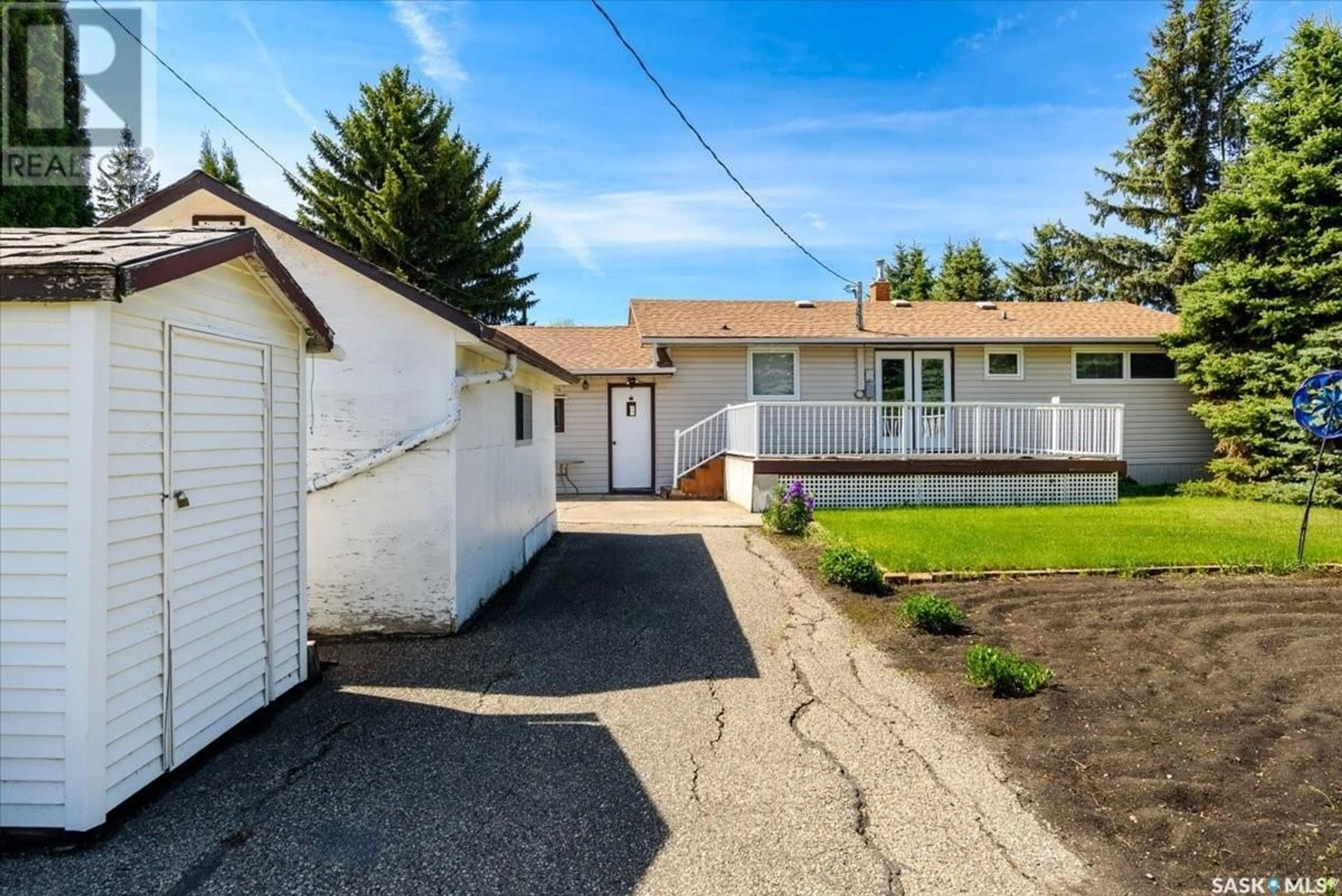 A pic from outside/outdoor area/front of a property/back of a property/a pic from drone, street for 109 CHARLES CRESCENT, Balcarres Saskatchewan S0G0C0