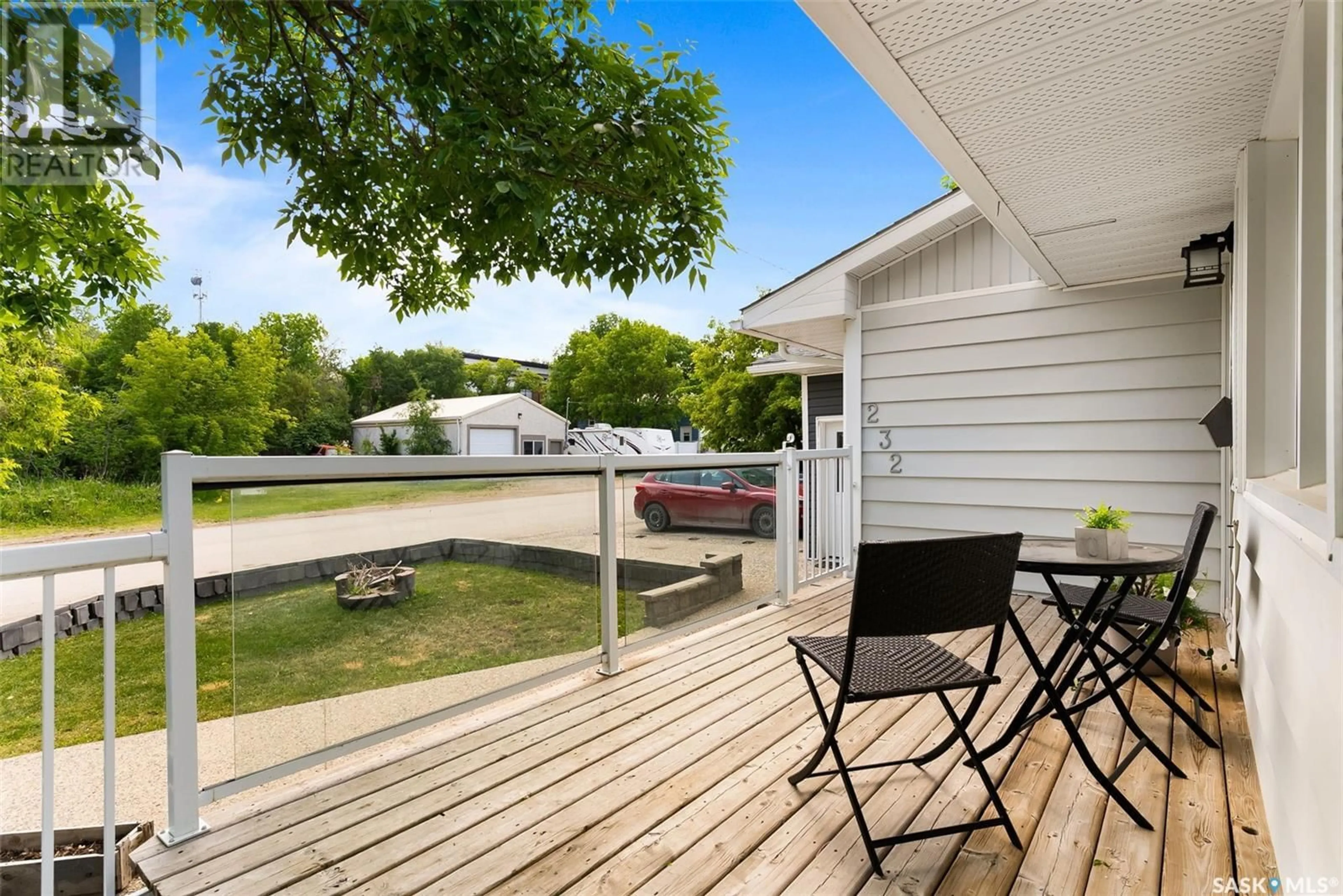 Patio, water/lake/river/ocean view for 232 1ST STREET, Regina Beach Saskatchewan S0G4C0