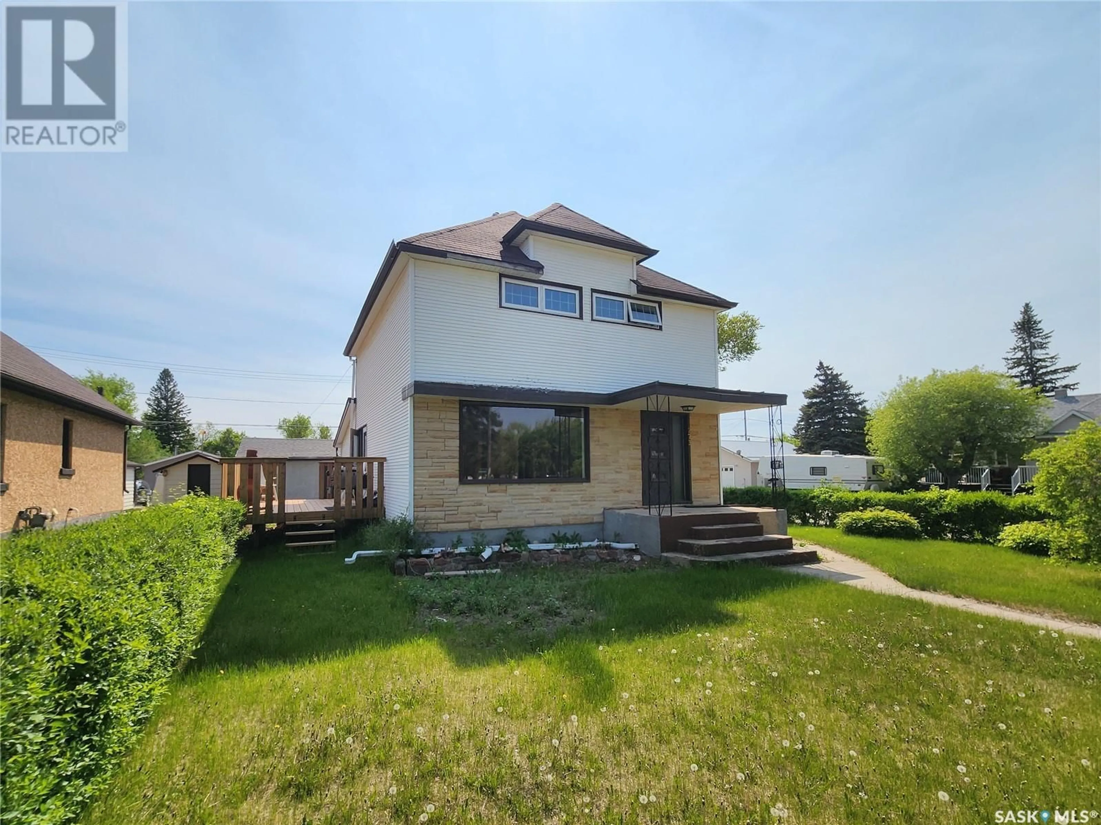 Home with vinyl exterior material, building for 273 9TH STREET, Melville Saskatchewan S0A2P0