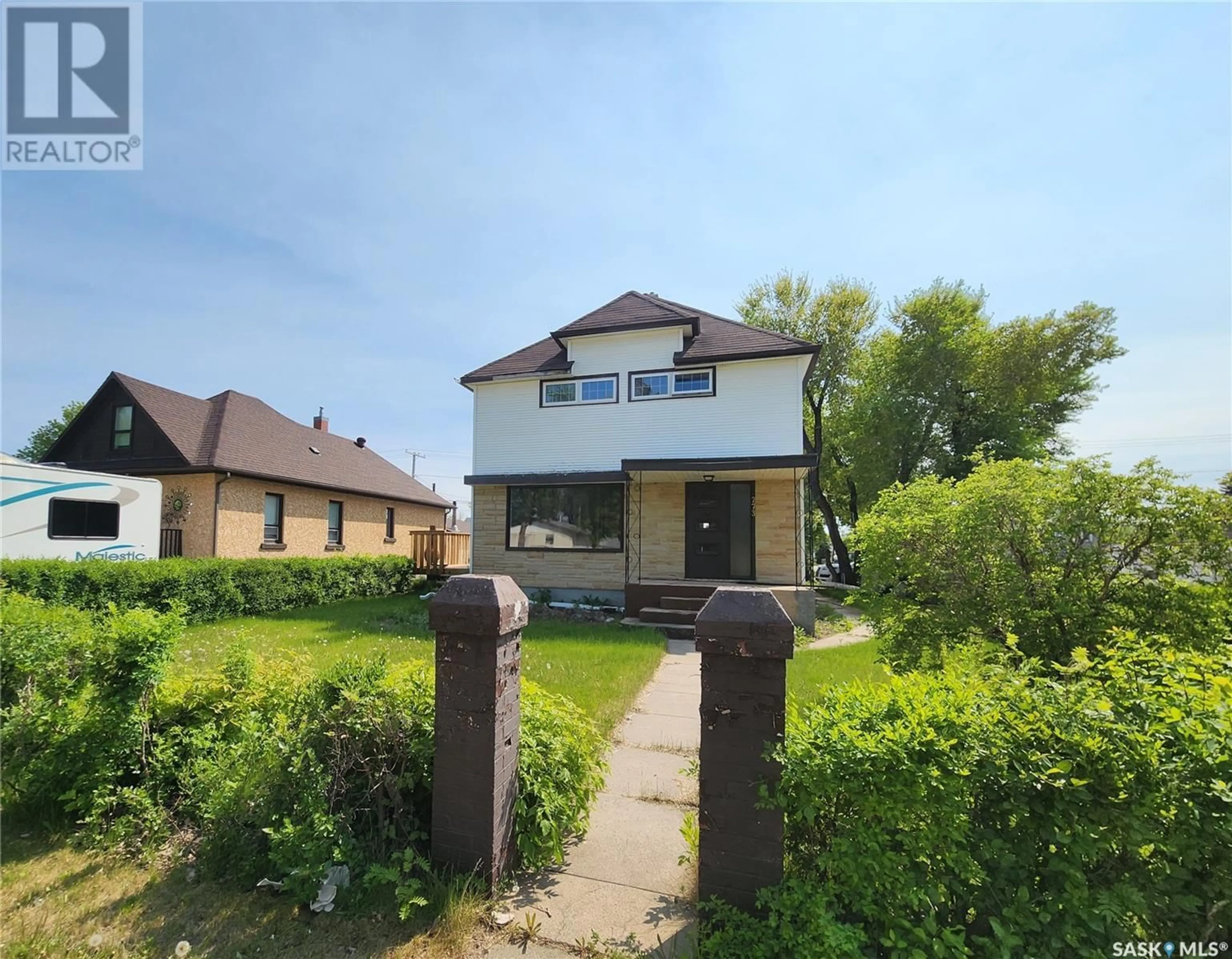 A pic from outside/outdoor area/front of a property/back of a property/a pic from drone, building for 273 9TH STREET, Melville Saskatchewan S0A2P0