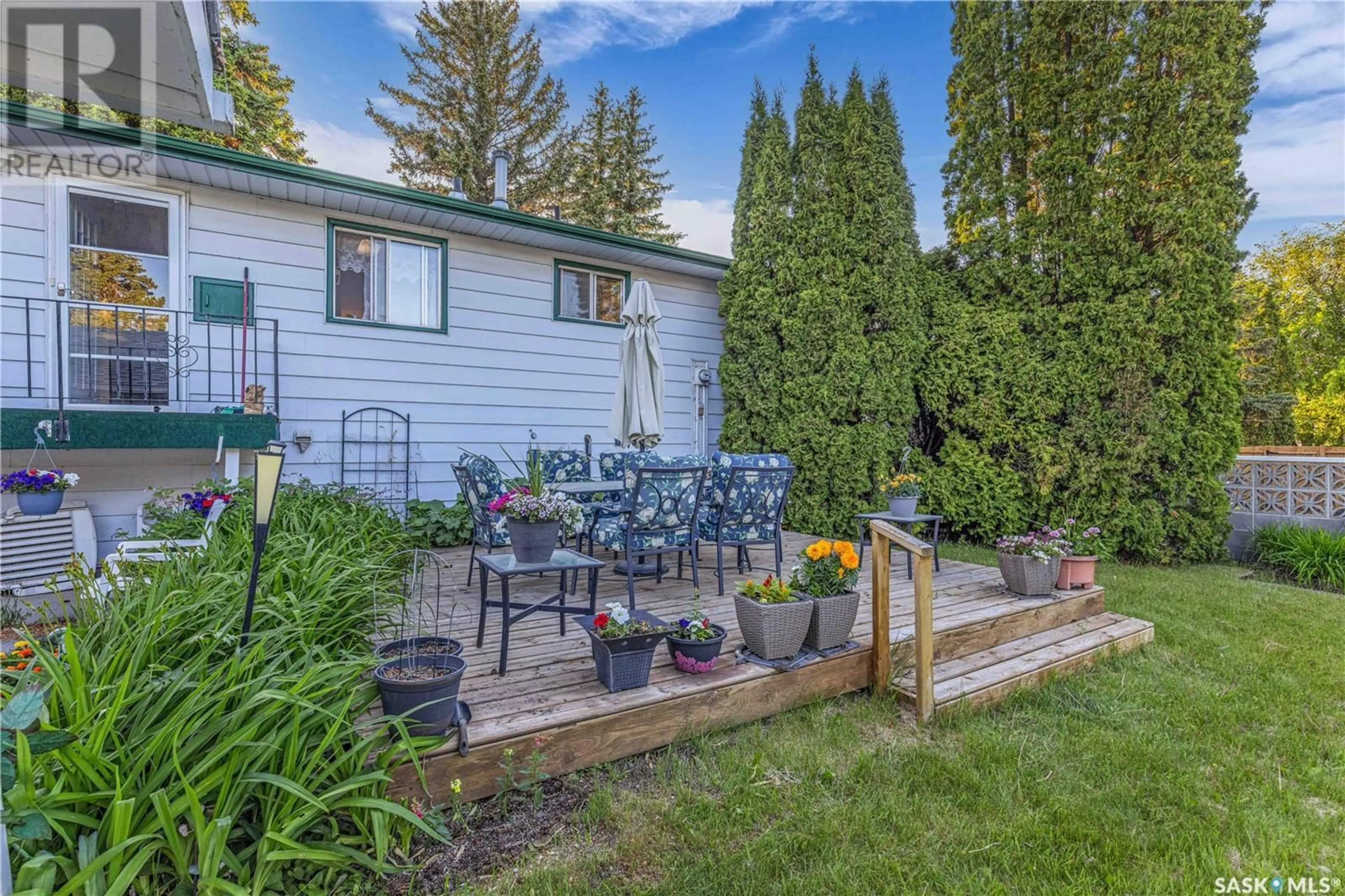 Patio, unknown for 5 ATHABASCA CRESCENT, Saskatoon Saskatchewan S7K1G8