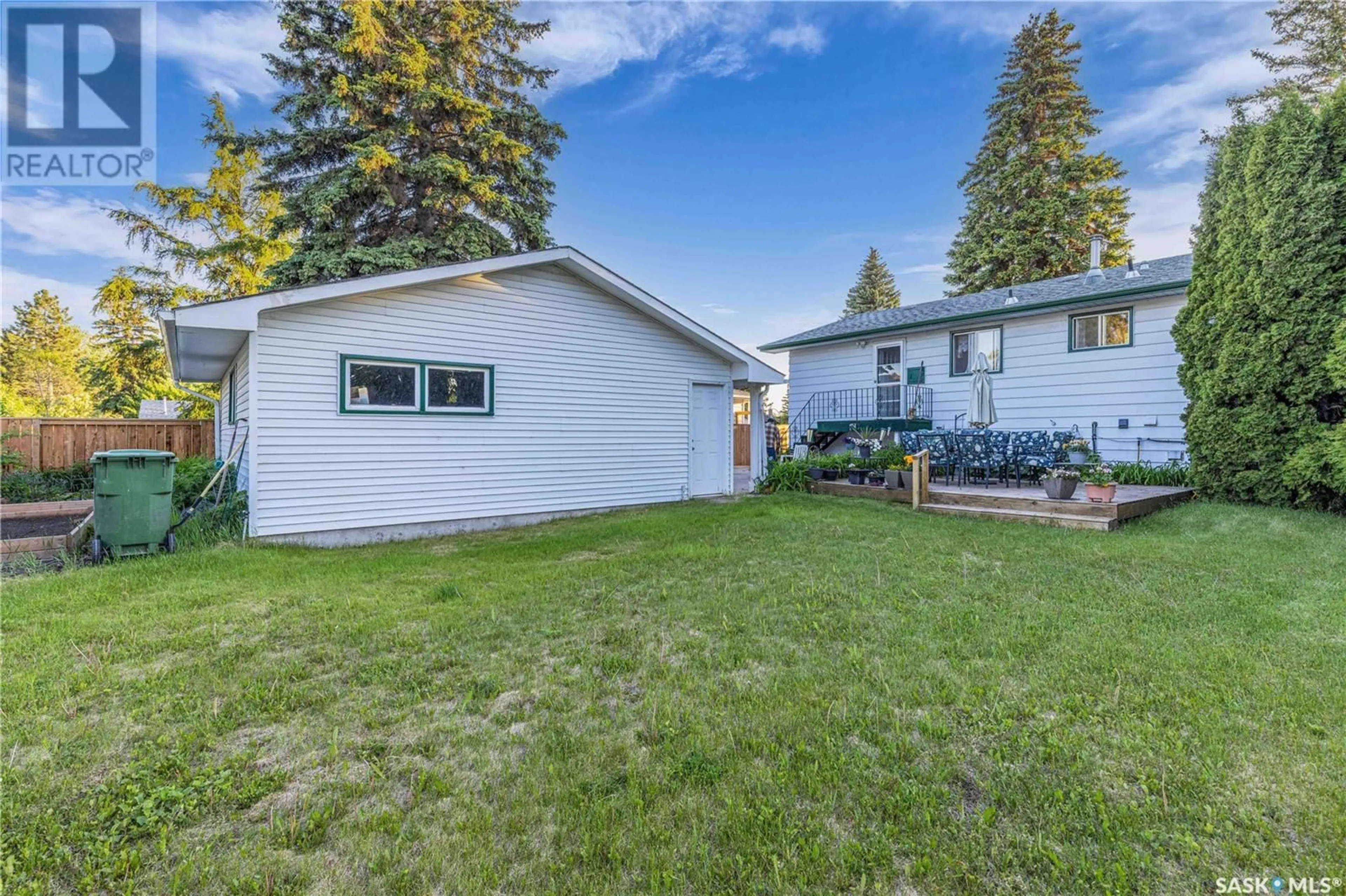 Home with vinyl exterior material, unknown for 5 ATHABASCA CRESCENT, Saskatoon Saskatchewan S7K1G8