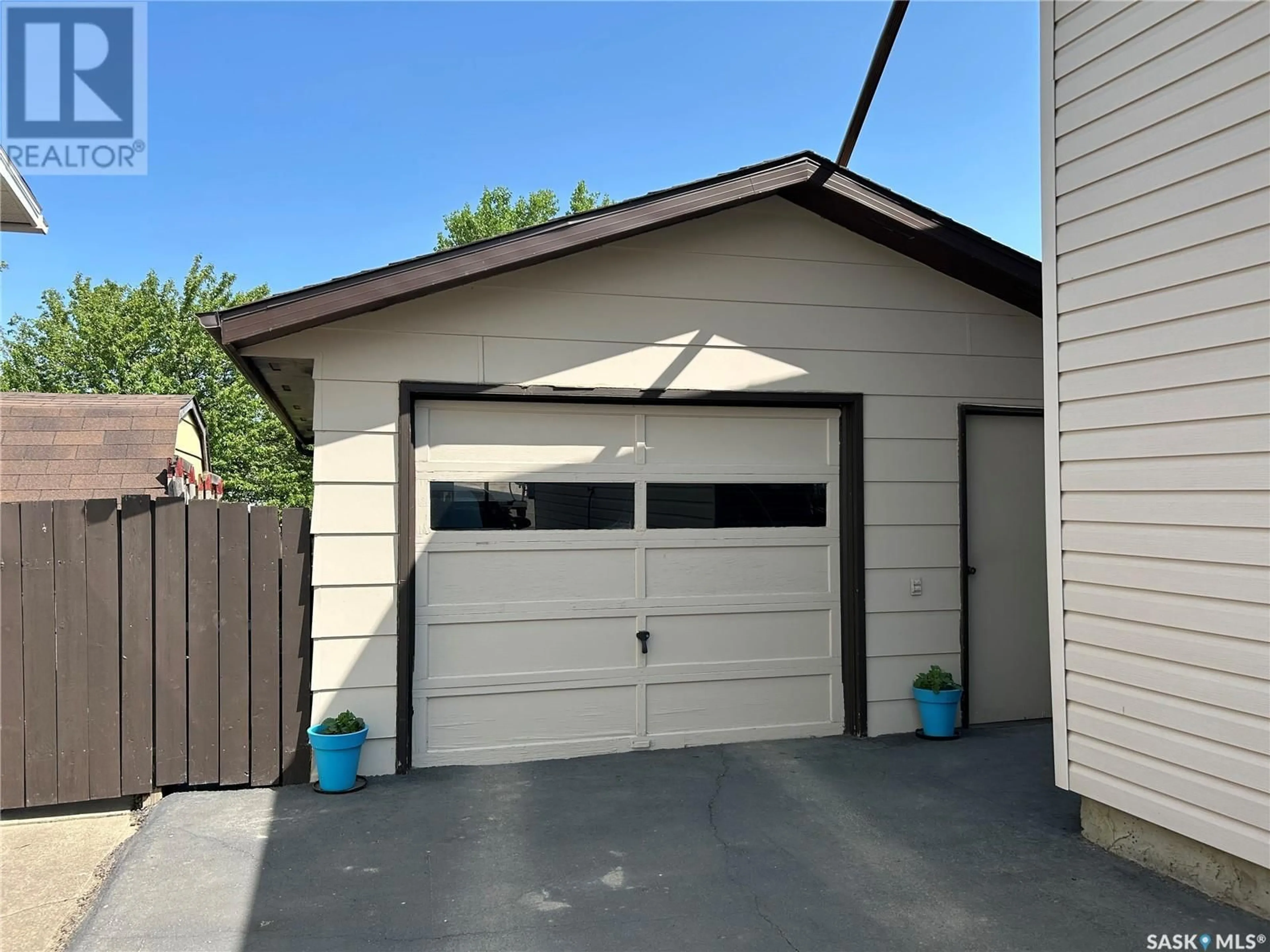 Indoor garage for 747 GOLBURN CRESCENT, Tisdale Saskatchewan S0E1T0