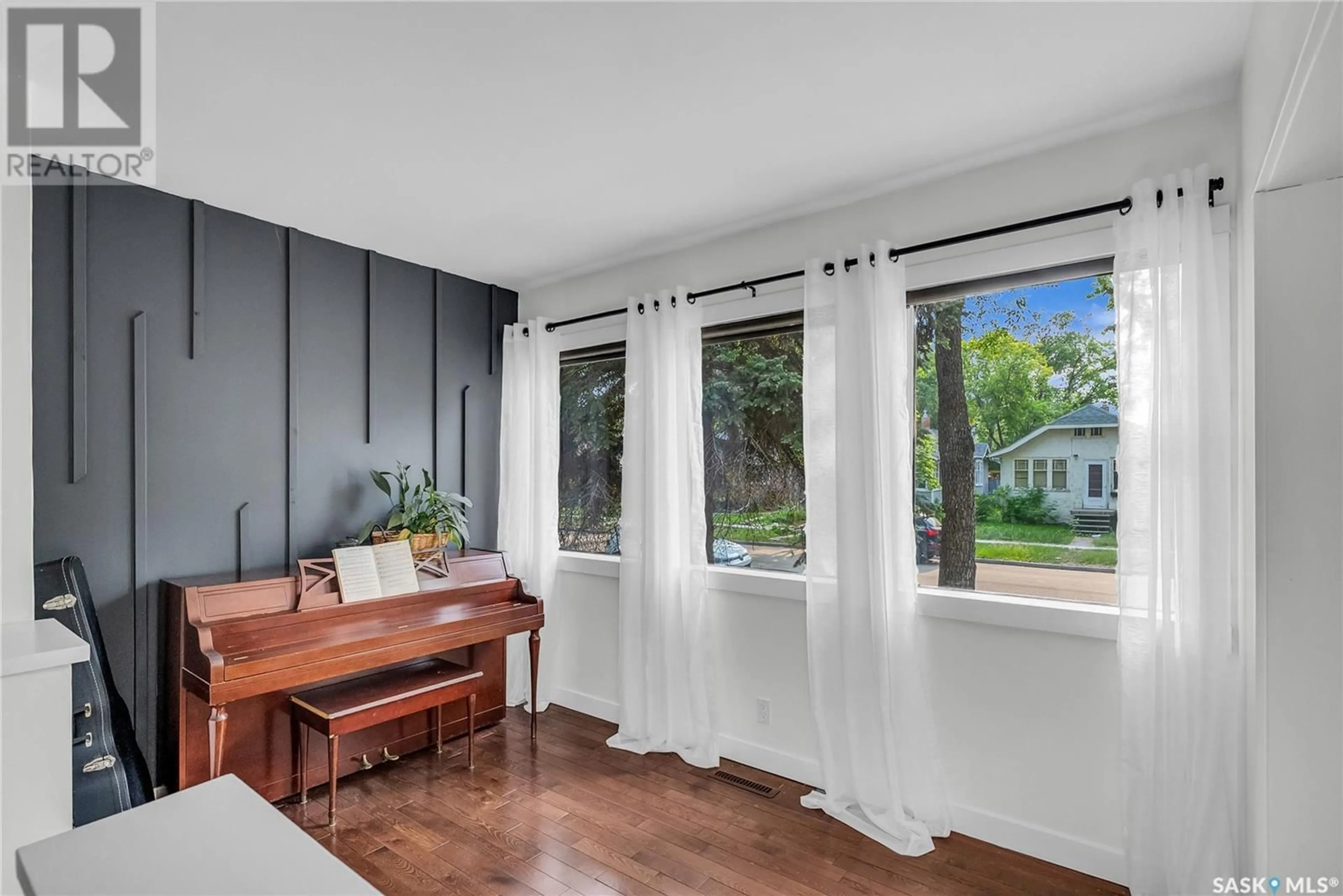 A pic of a room for 901 9TH AVENUE, Saskatoon Saskatchewan S7K2Z3