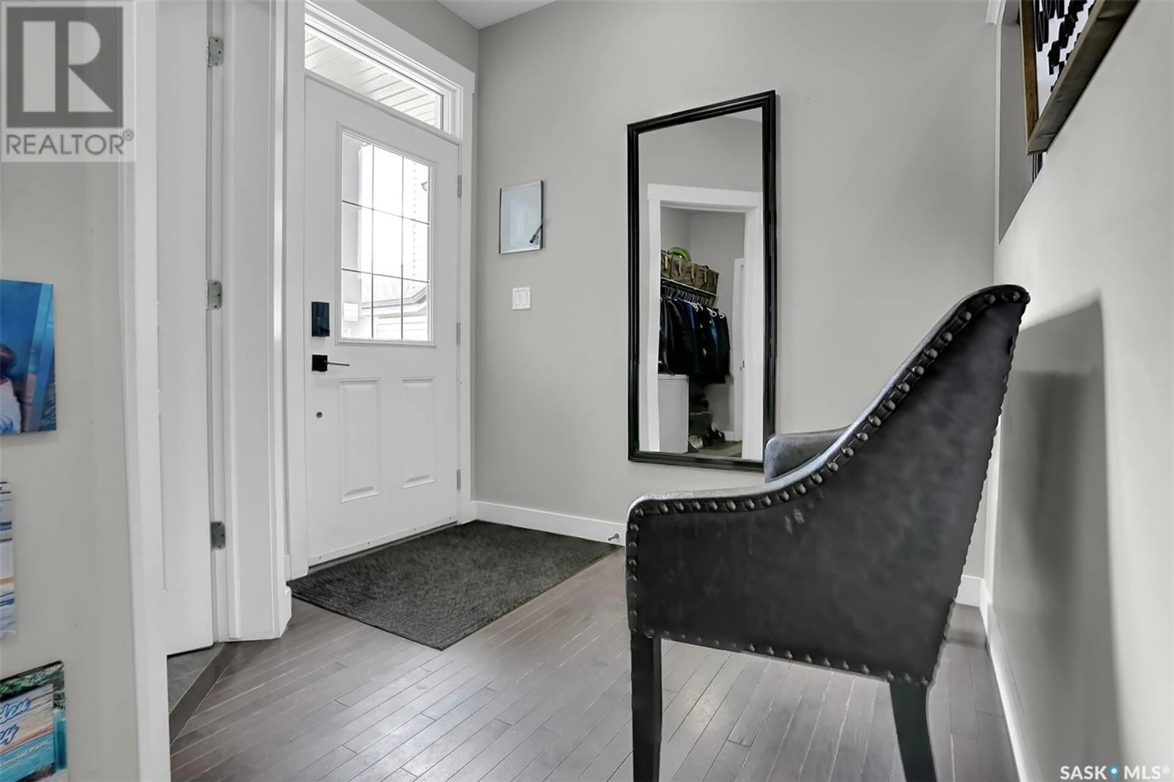 Indoor entryway for 5018 PADWICK ROAD, Regina Saskatchewan S4W0C4
