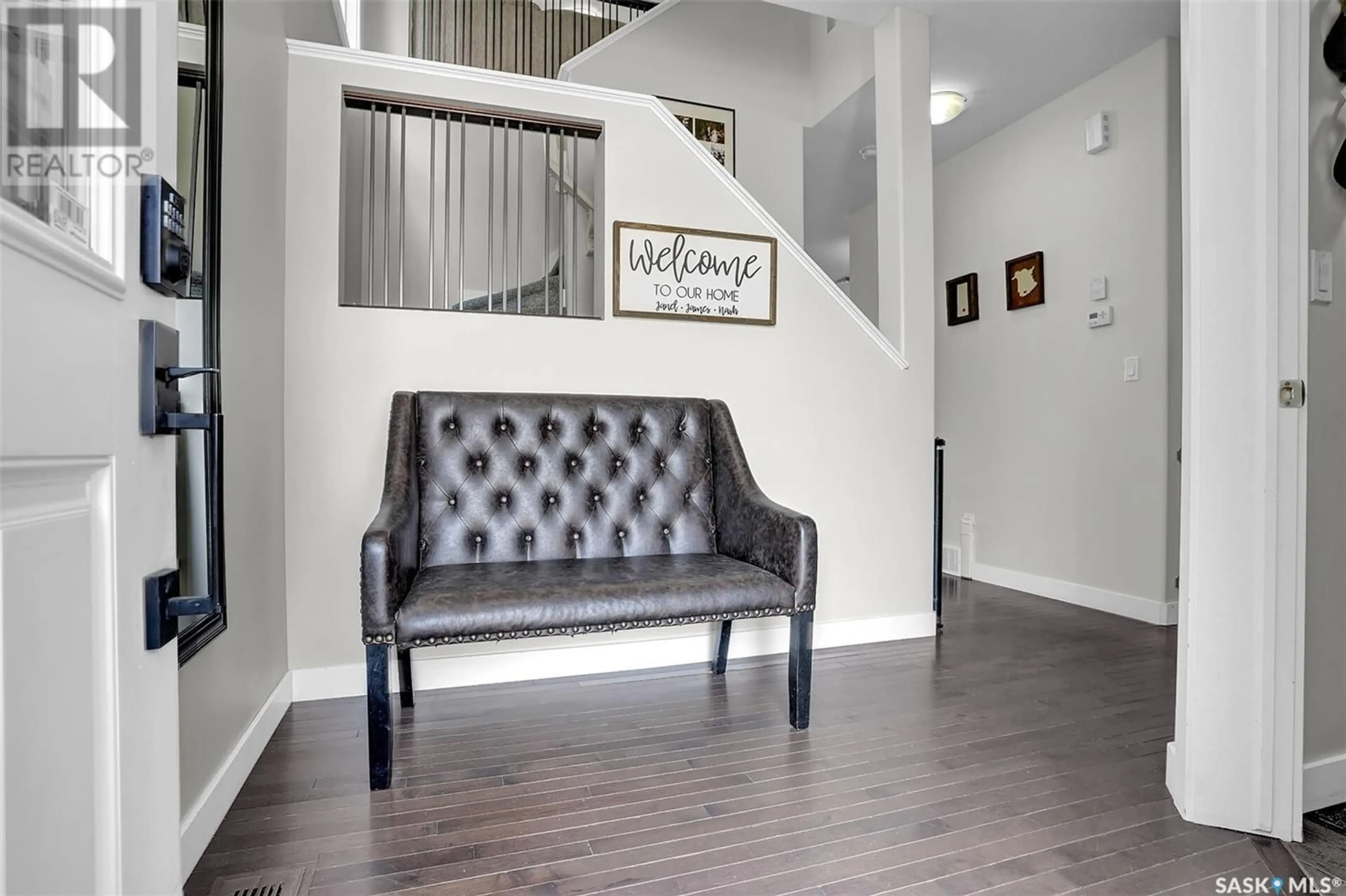 Indoor foyer for 5018 PADWICK ROAD, Regina Saskatchewan S4W0C4