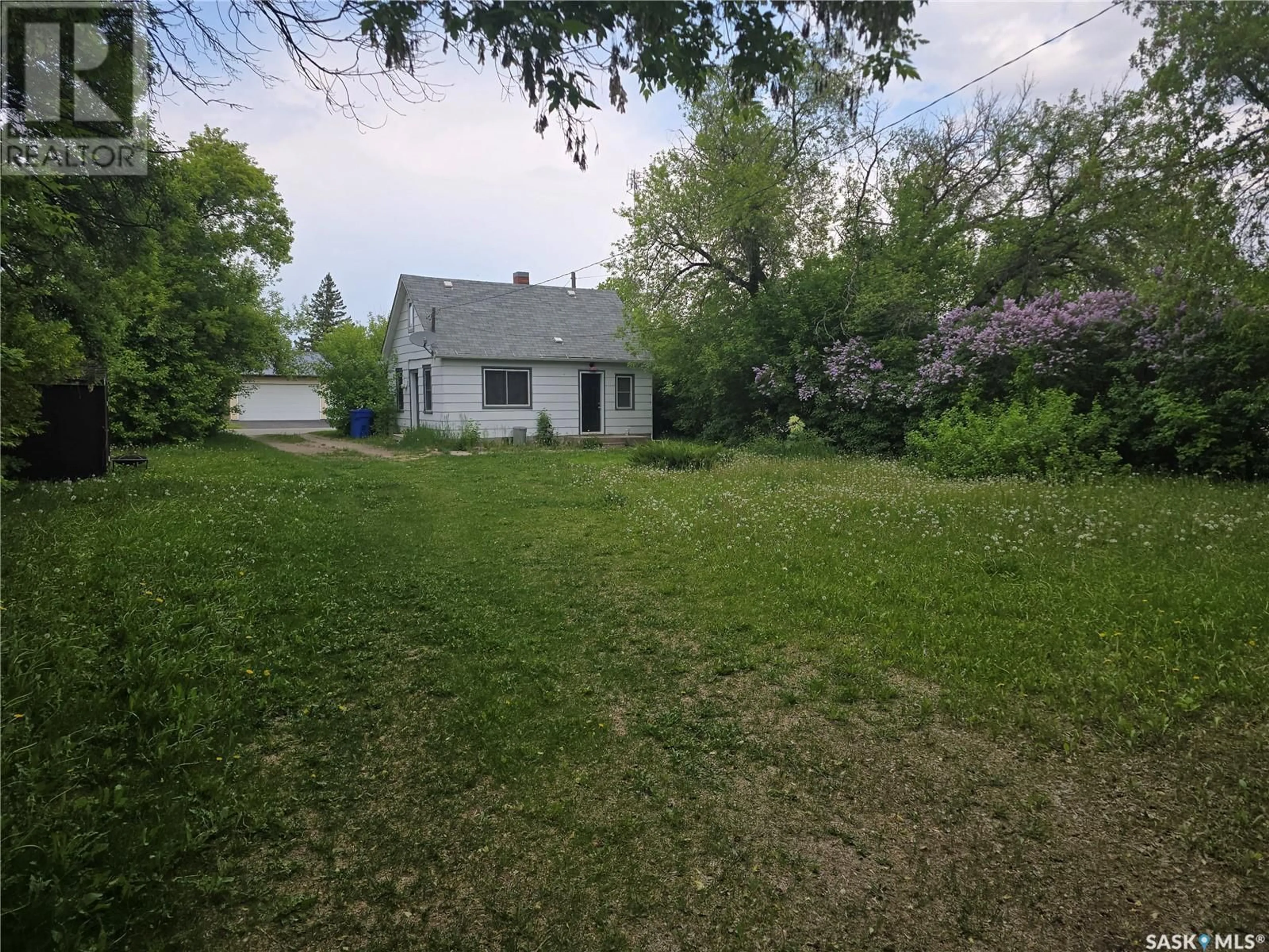 A pic from outside/outdoor area/front of a property/back of a property/a pic from drone, street for 125 5TH AVENUE, Ituna Saskatchewan S0A1N0