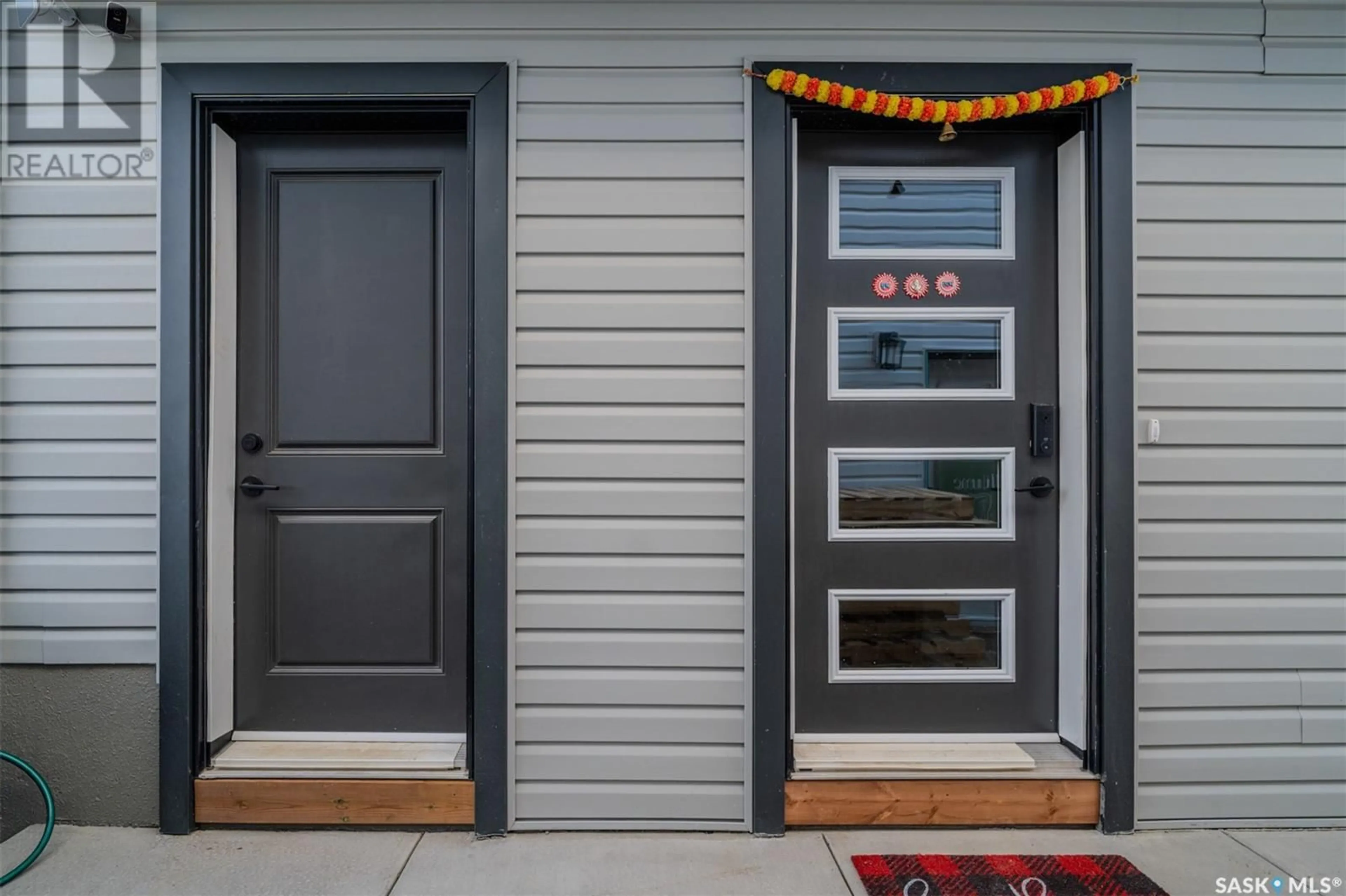 Indoor entryway for 436 MYLES HEIDT MANOR, Saskatoon Saskatchewan S7W1H9