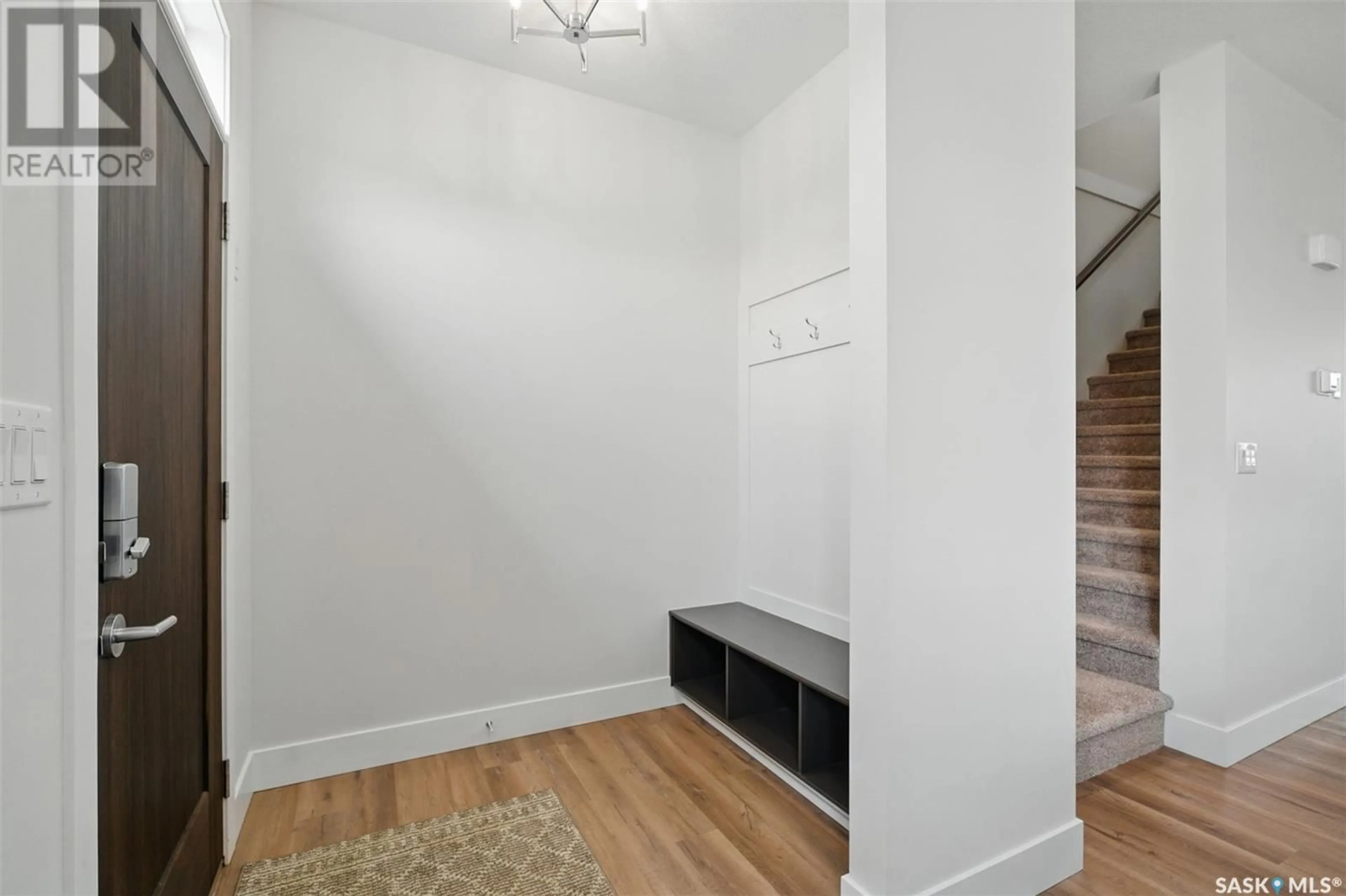 Indoor entryway for 723 HENRY DAYDAY ROAD, Saskatoon Saskatchewan S7W1H5