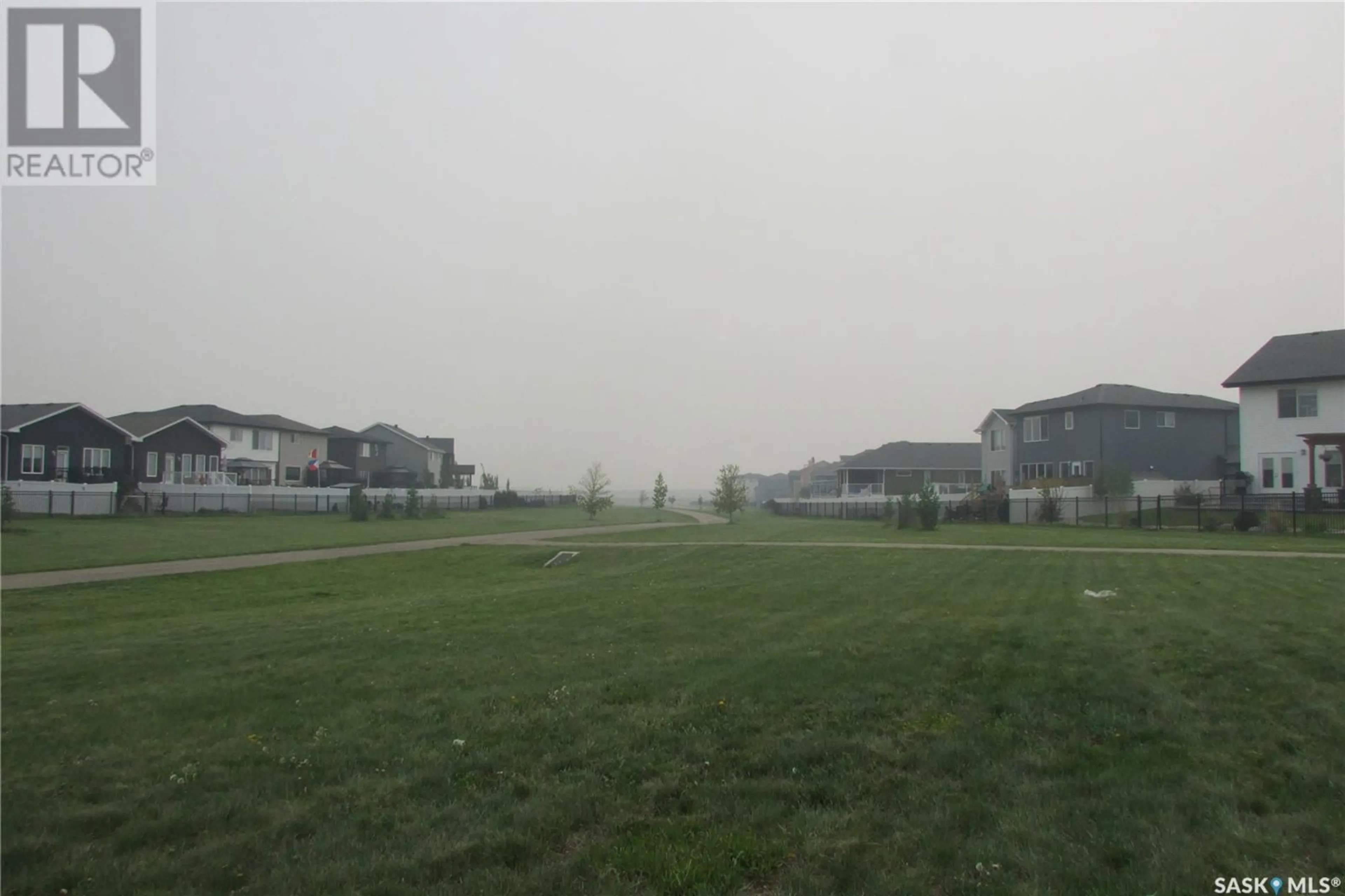 Blurry image for 3684 GEE CRESCENT, Regina Saskatchewan S4V3P2