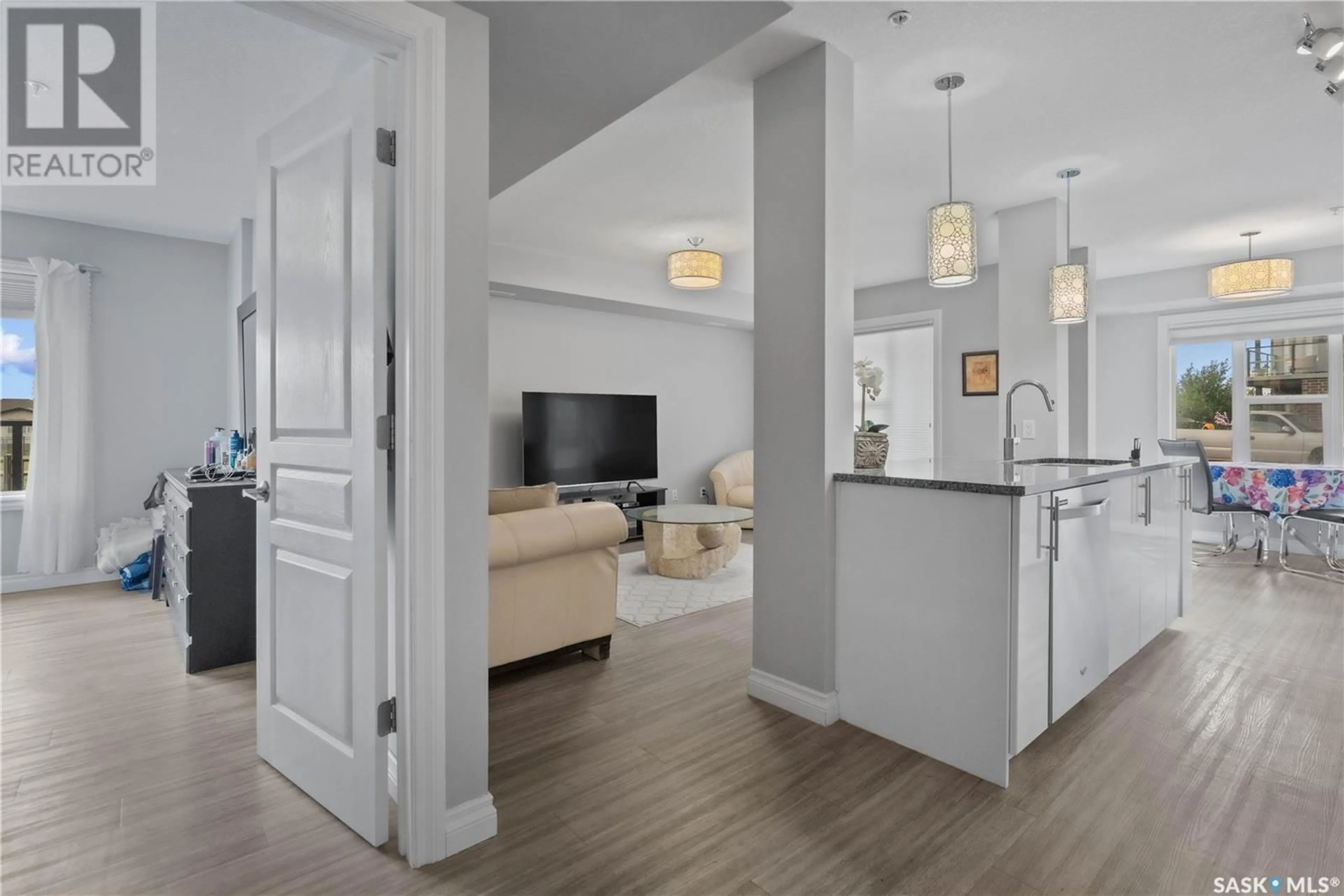 Open concept kitchen, unknown for 121 5301 UNIVERSAL CRESCENT, Regina Saskatchewan S4W0L2