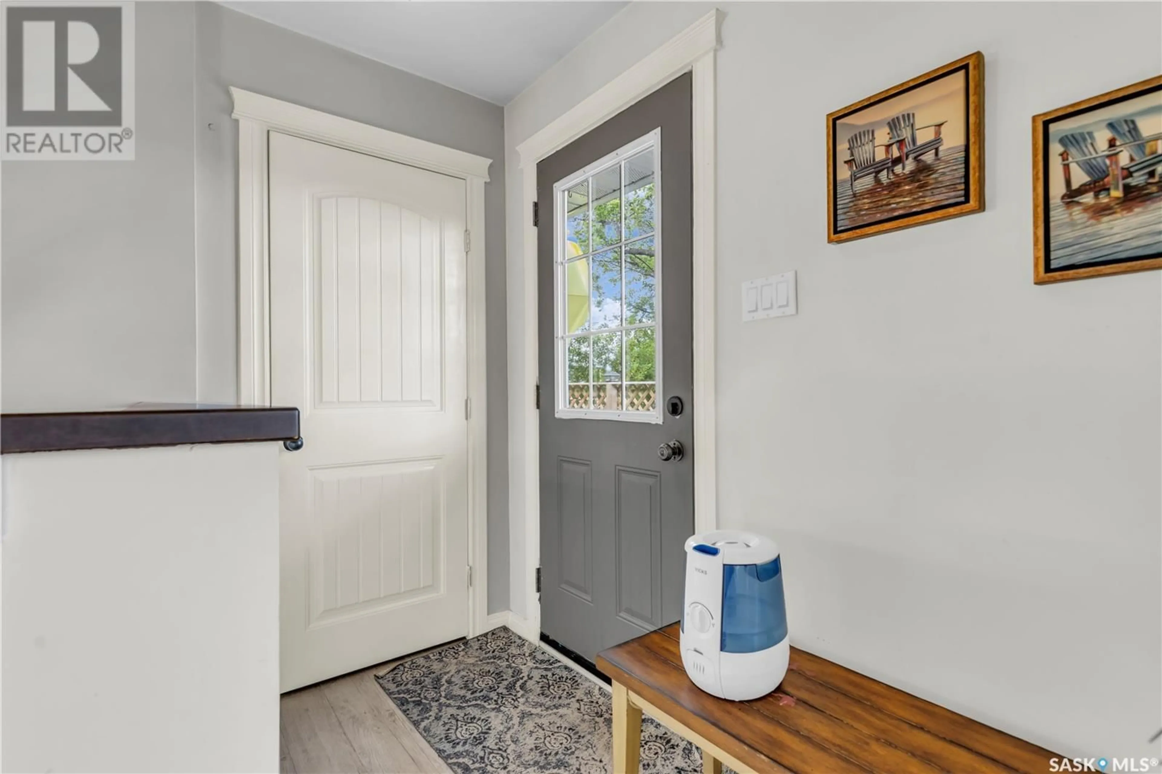 Indoor entryway for 13 3RD AVENUE, Metinota Saskatchewan S0M1X0