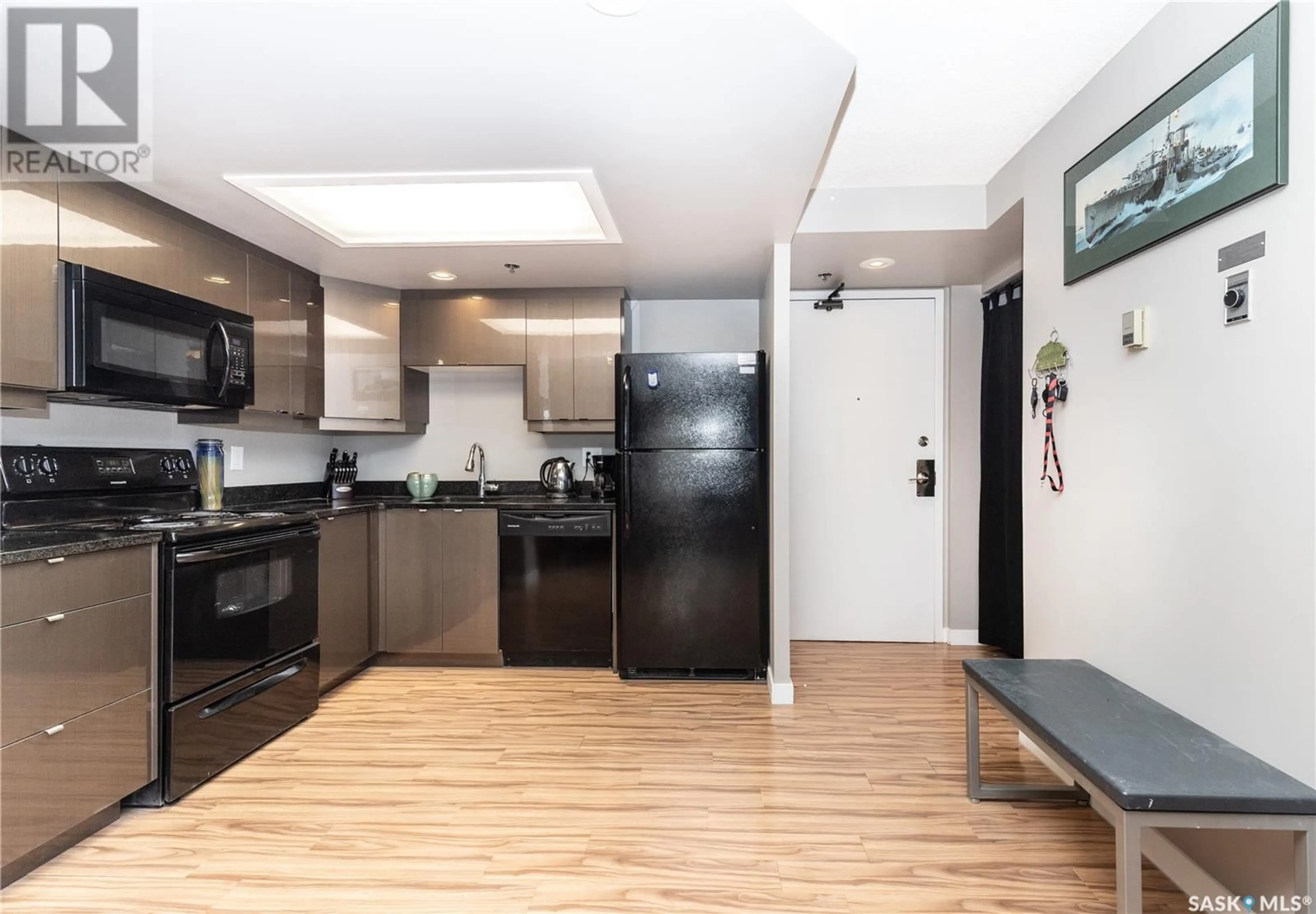 Standard kitchen, unknown for N - 801 311 6TH AVENUE, Saskatoon Saskatchewan S7K7A9