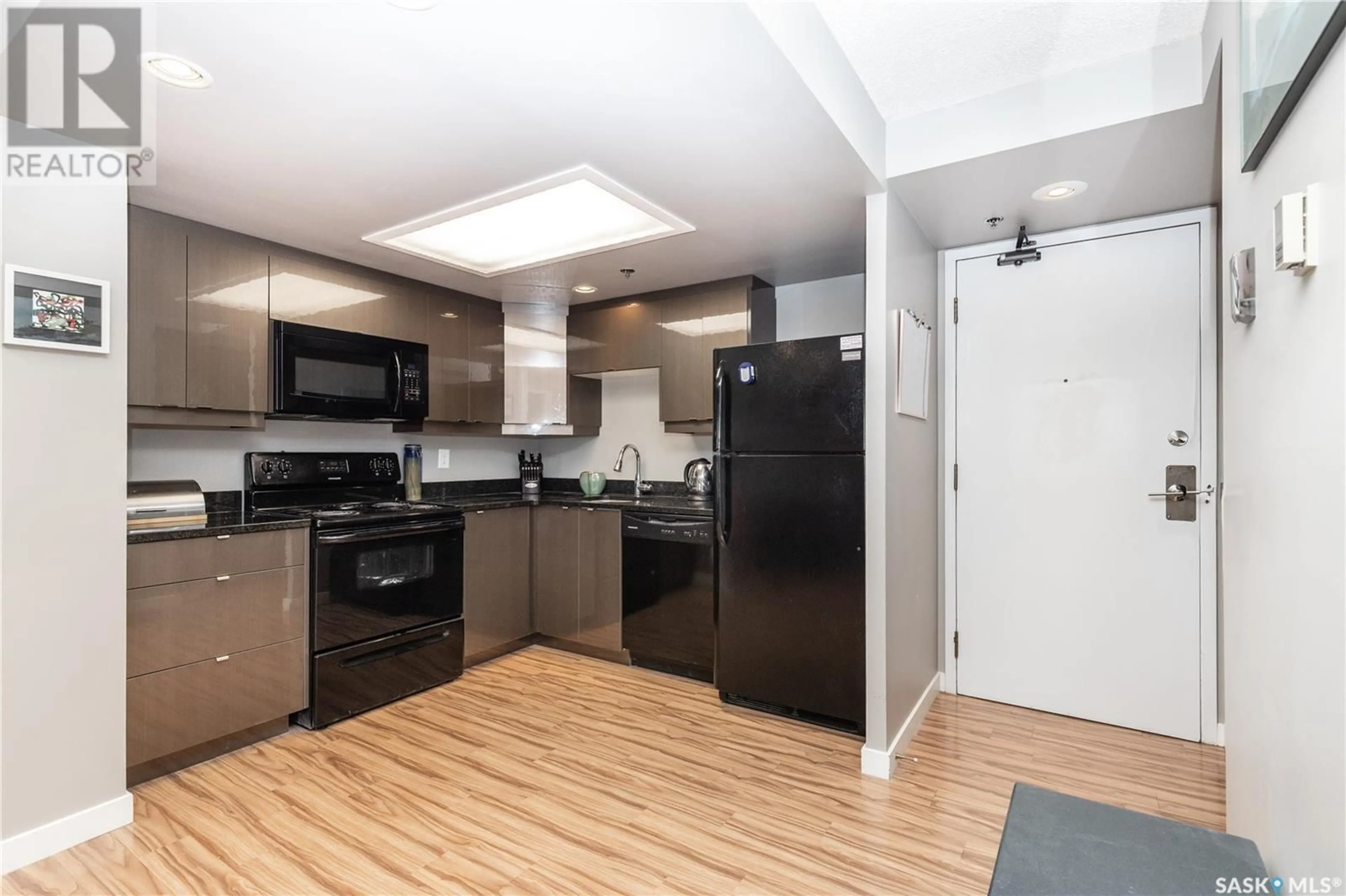 Standard kitchen, unknown for N - 801 311 6TH AVENUE, Saskatoon Saskatchewan S7K7A9