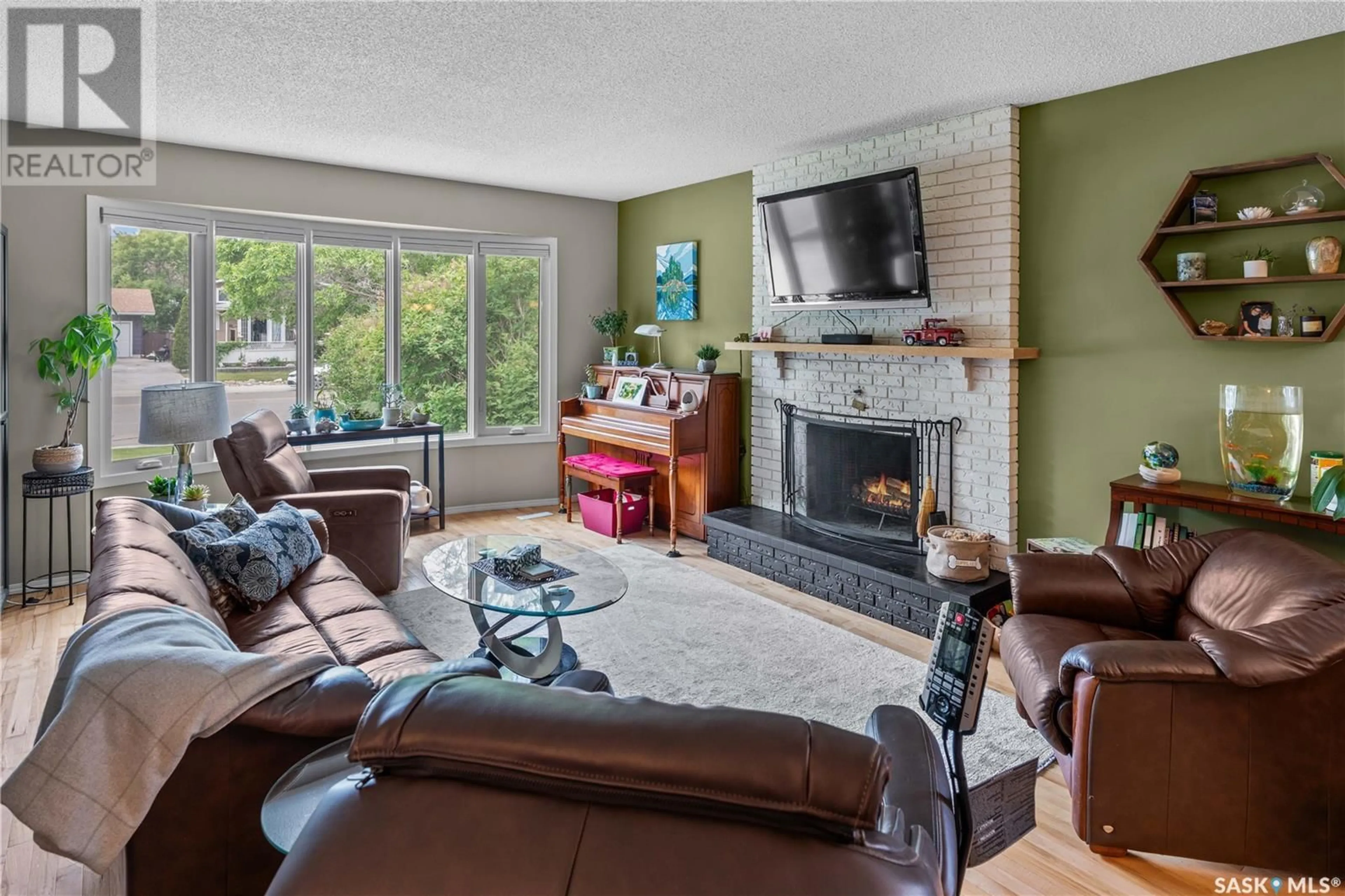 Living room with furniture, unknown for 15 WINDFIELD ROAD, Regina Saskatchewan S4V0E6