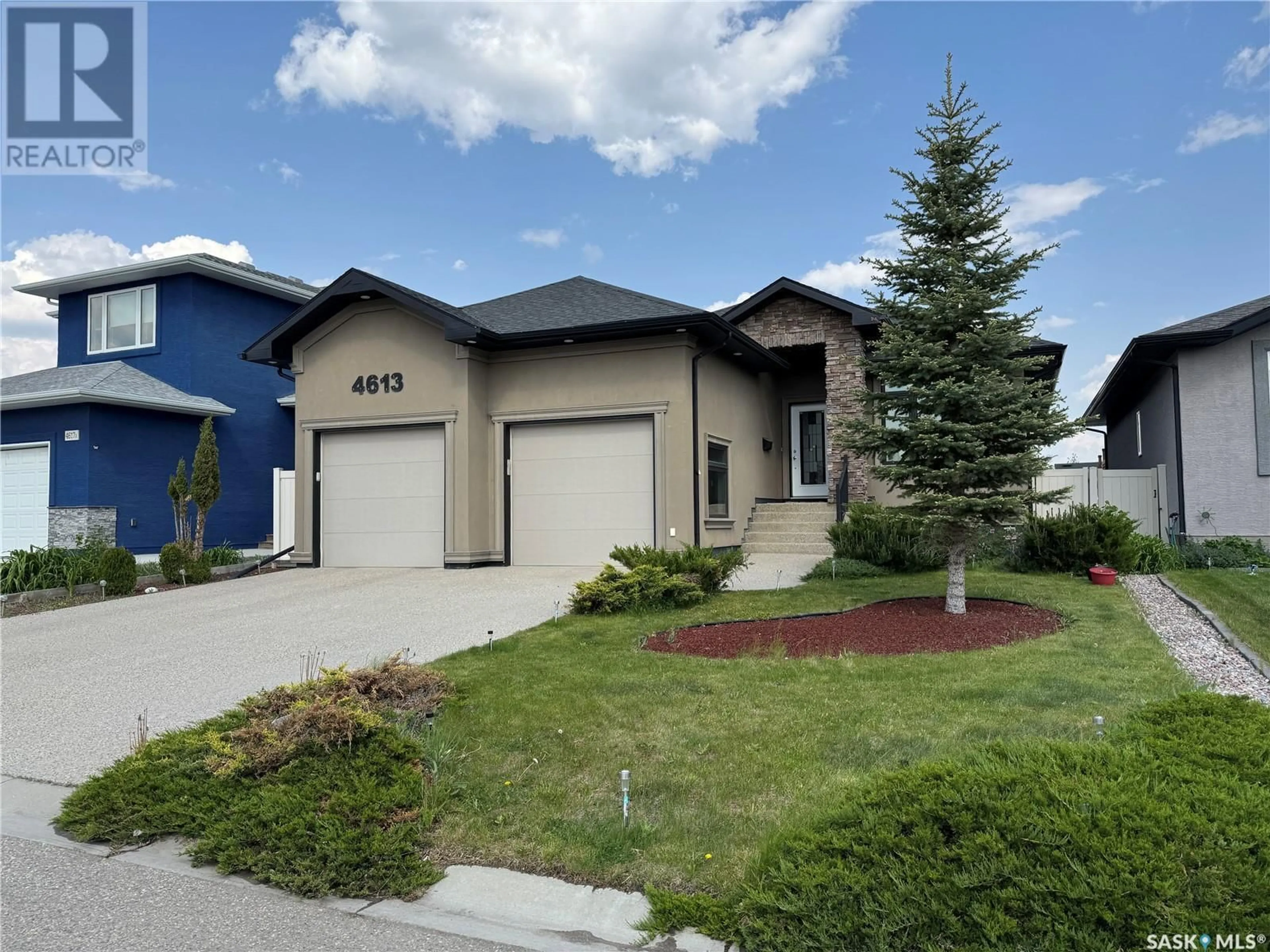 Home with vinyl exterior material, street for 4613 SKINNER CRESCENT, Regina Saskatchewan S4W0A2