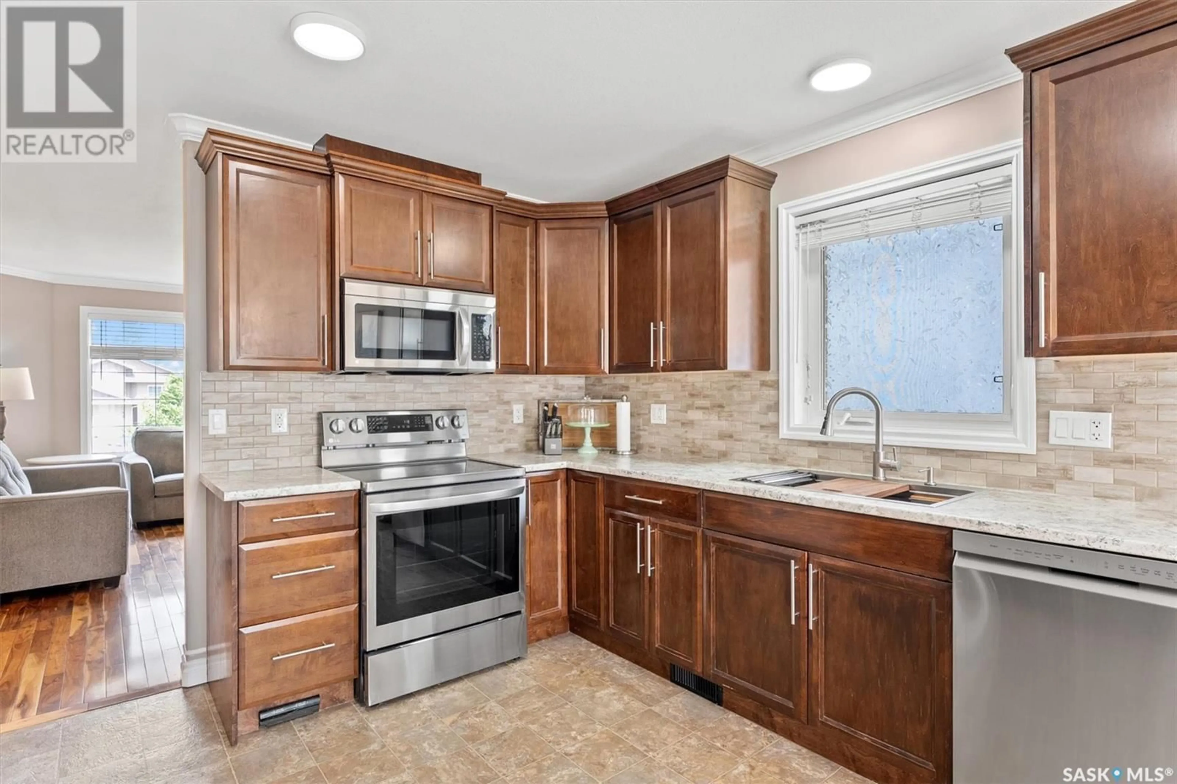 Standard kitchen, ceramic/tile floor for 3283 MCCLOCKLIN ROAD, Saskatoon Saskatchewan S7R0B9