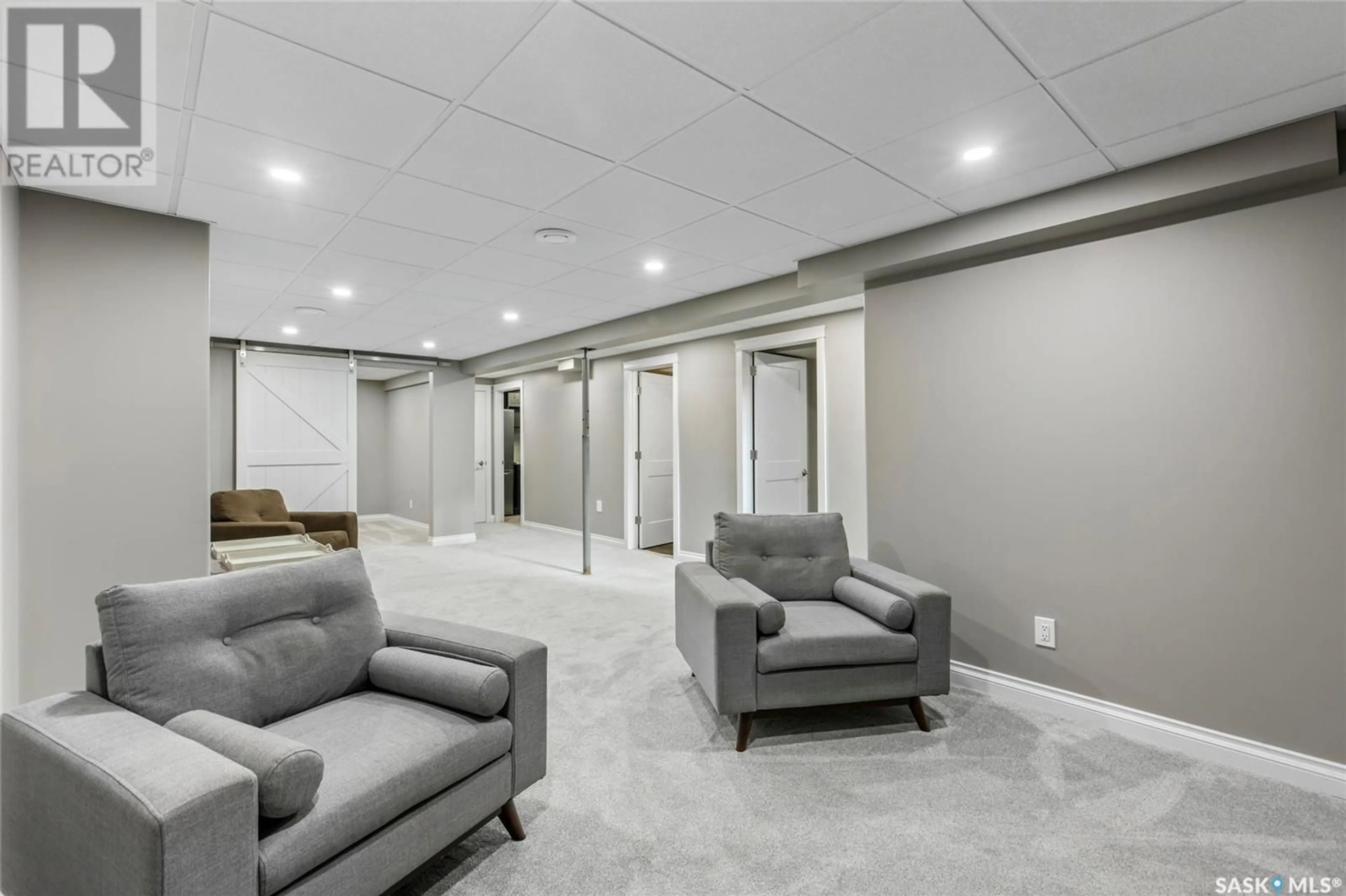 Lobby for 51 DUNCAN CRESCENT, Regina Saskatchewan S4T6L4