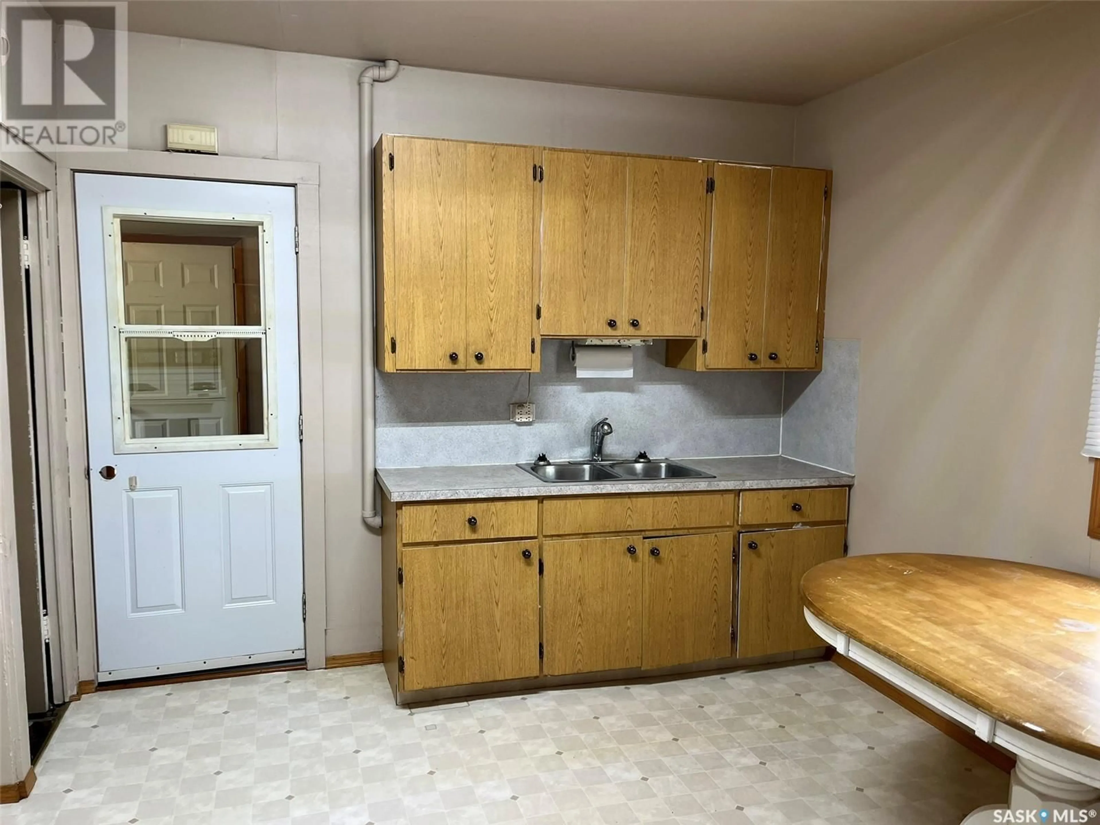 Standard kitchen, unknown for 107 1ST STREET, Weirdale Saskatchewan S0J2Z0