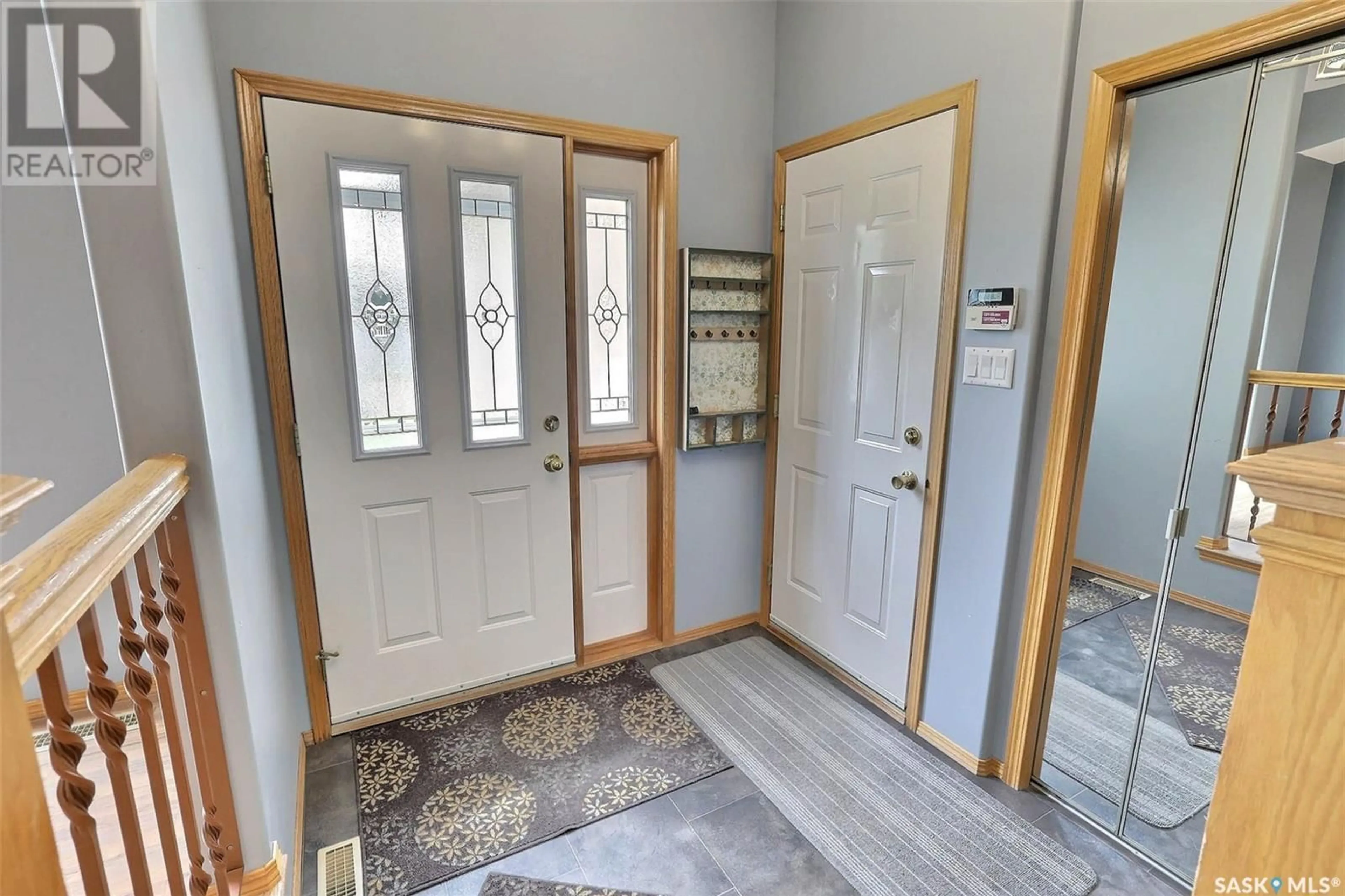 Indoor entryway for 3004 BIRCH CRESCENT, Regina Saskatchewan S4S7J3