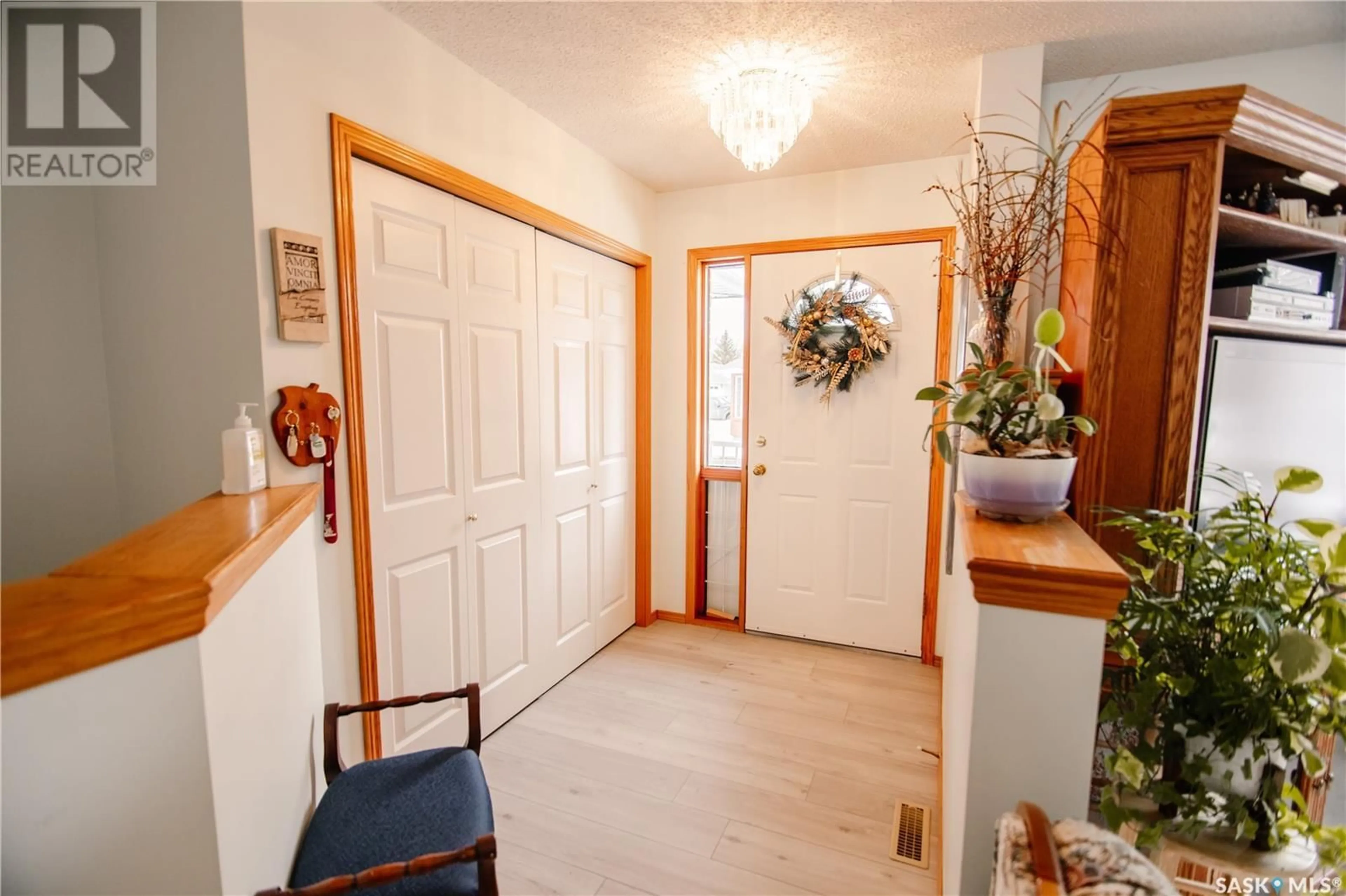 Indoor entryway for 1122 SELO PLACE, Regina Saskatchewan S4S7H7