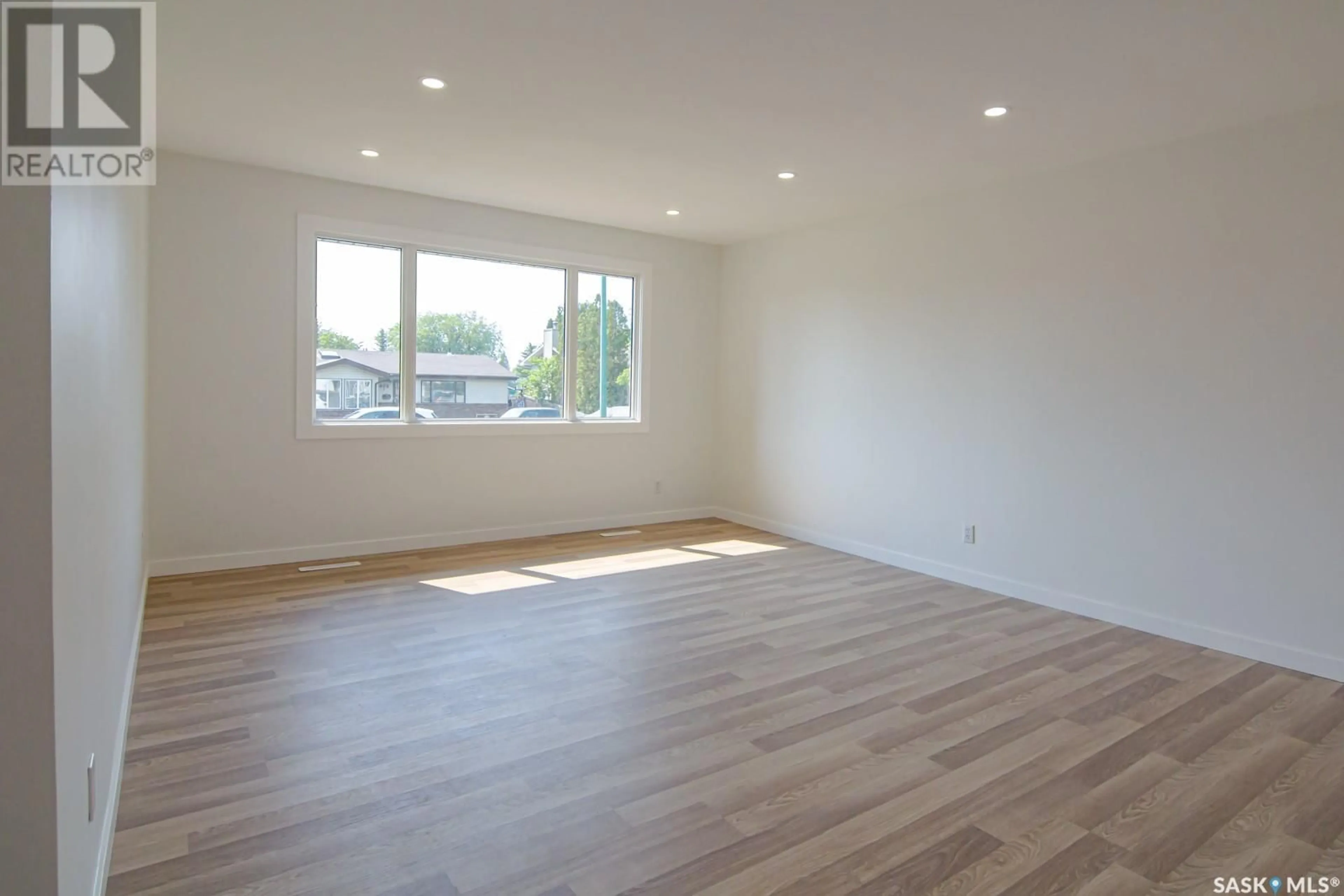 A pic of a room for 2609 WOODWARD AVENUE, Saskatoon Saskatchewan S7J2E6
