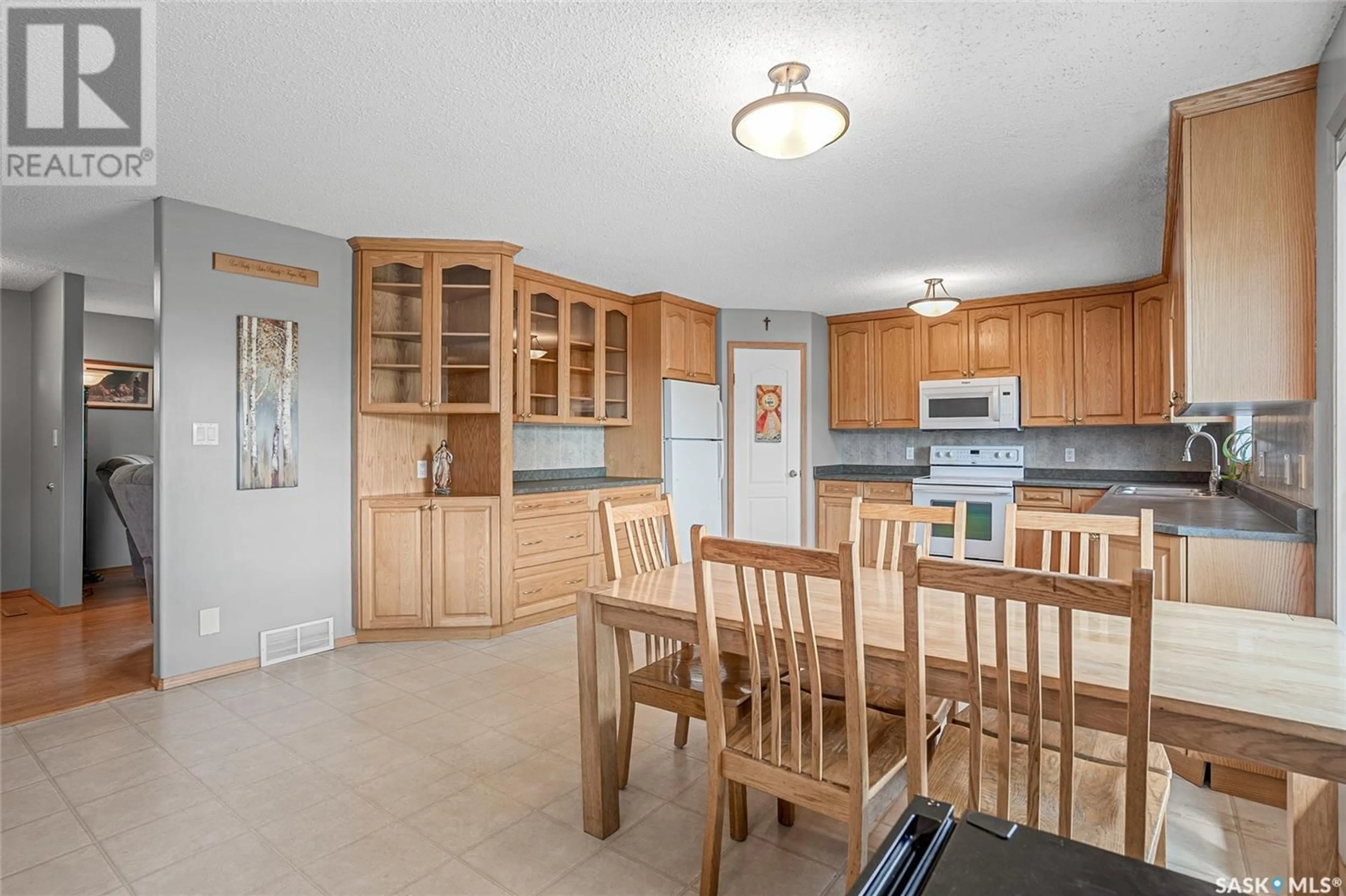Standard kitchen, ceramic/tile floor for 425 CHEERIE STREET, Bruno Saskatchewan S0K0S0