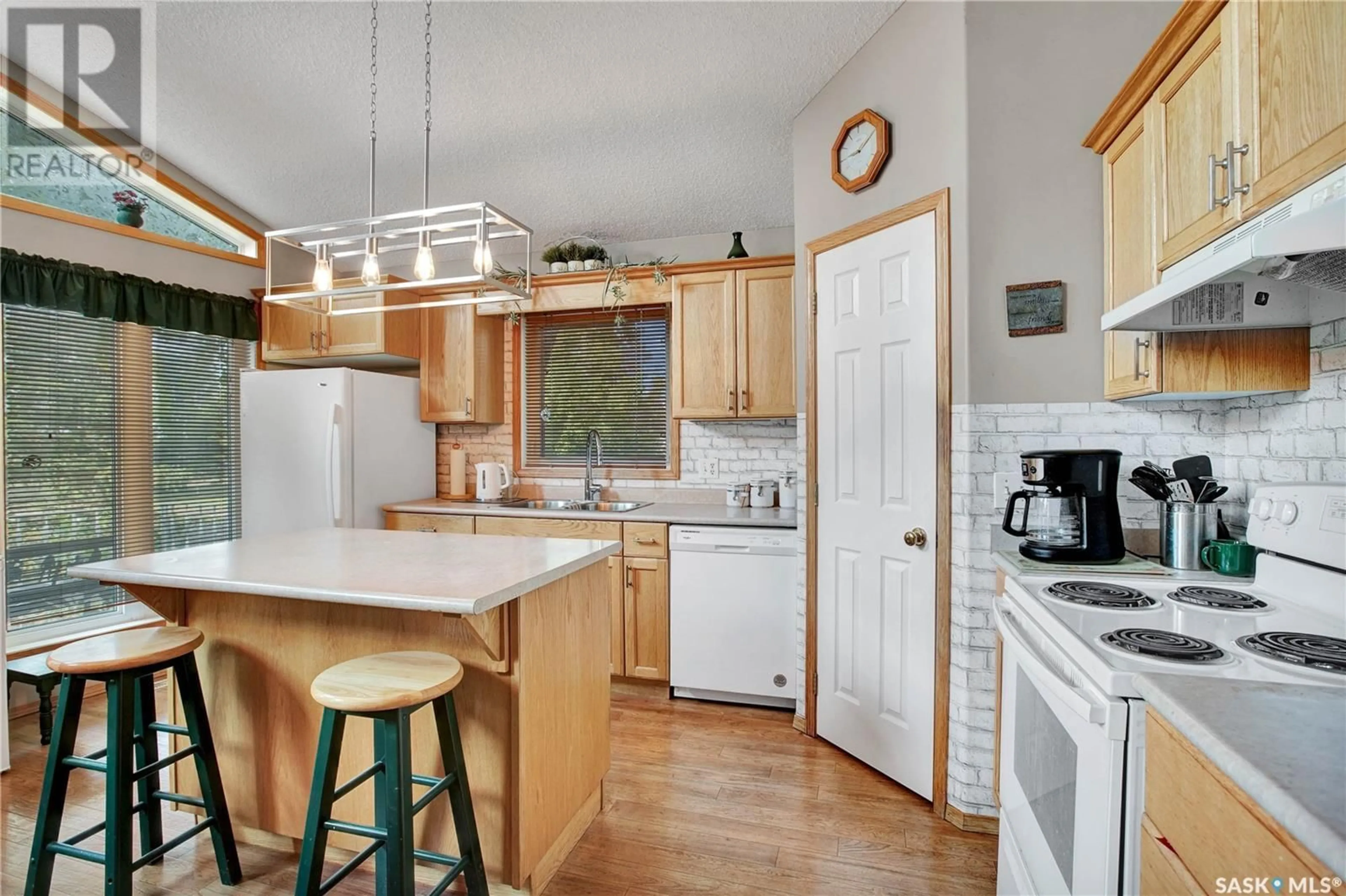 Open concept kitchen, unknown for 1675 GRASSWOOD ROAD, Corman Park Rm No. 344 Saskatchewan S7K1M2