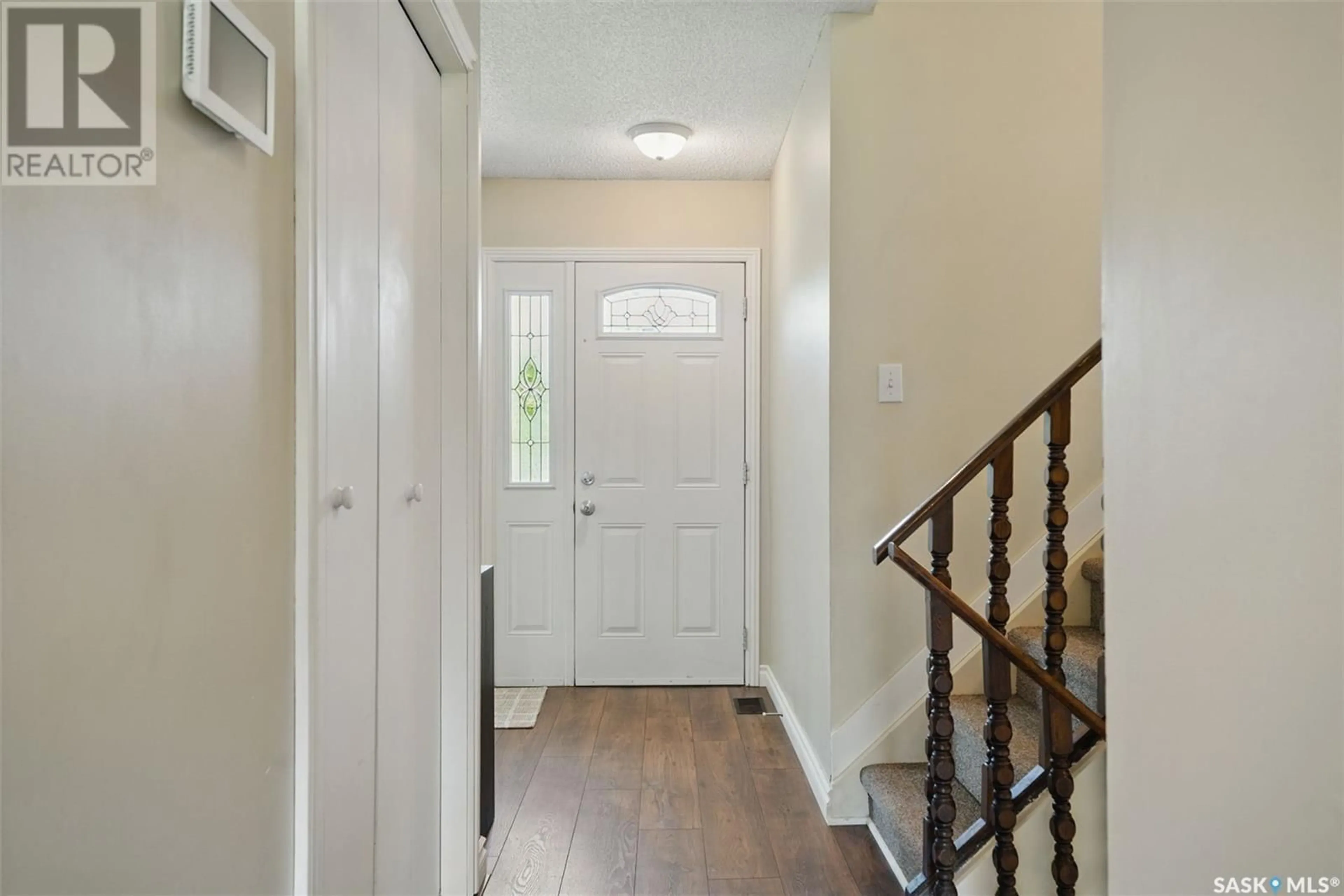 Indoor entryway for 74 DEGEER CRESCENT, Saskatoon Saskatchewan S7H4P7