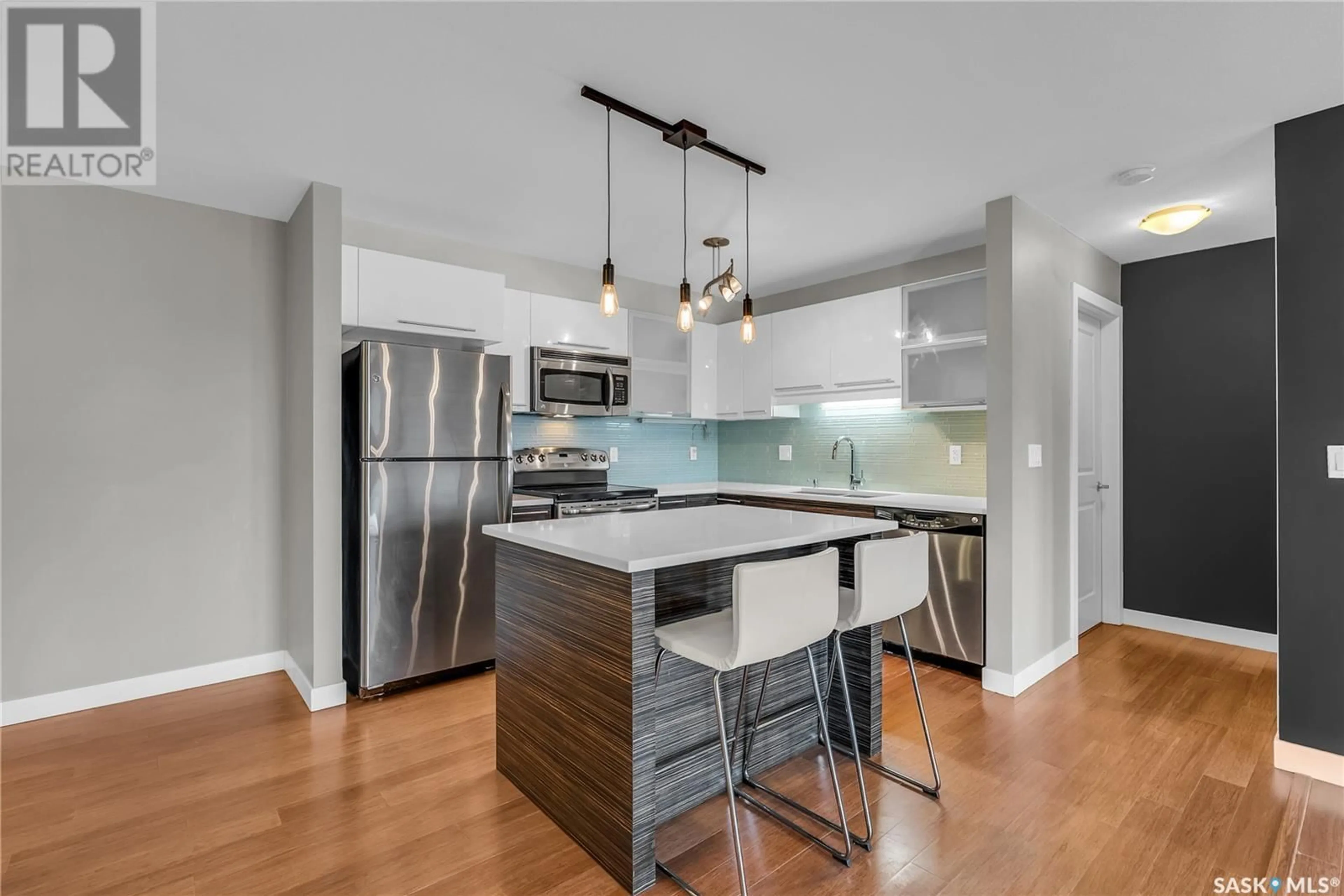Open concept kitchen, unknown for 305A HUNTER ROAD, Saskatoon Saskatchewan S7T0J7
