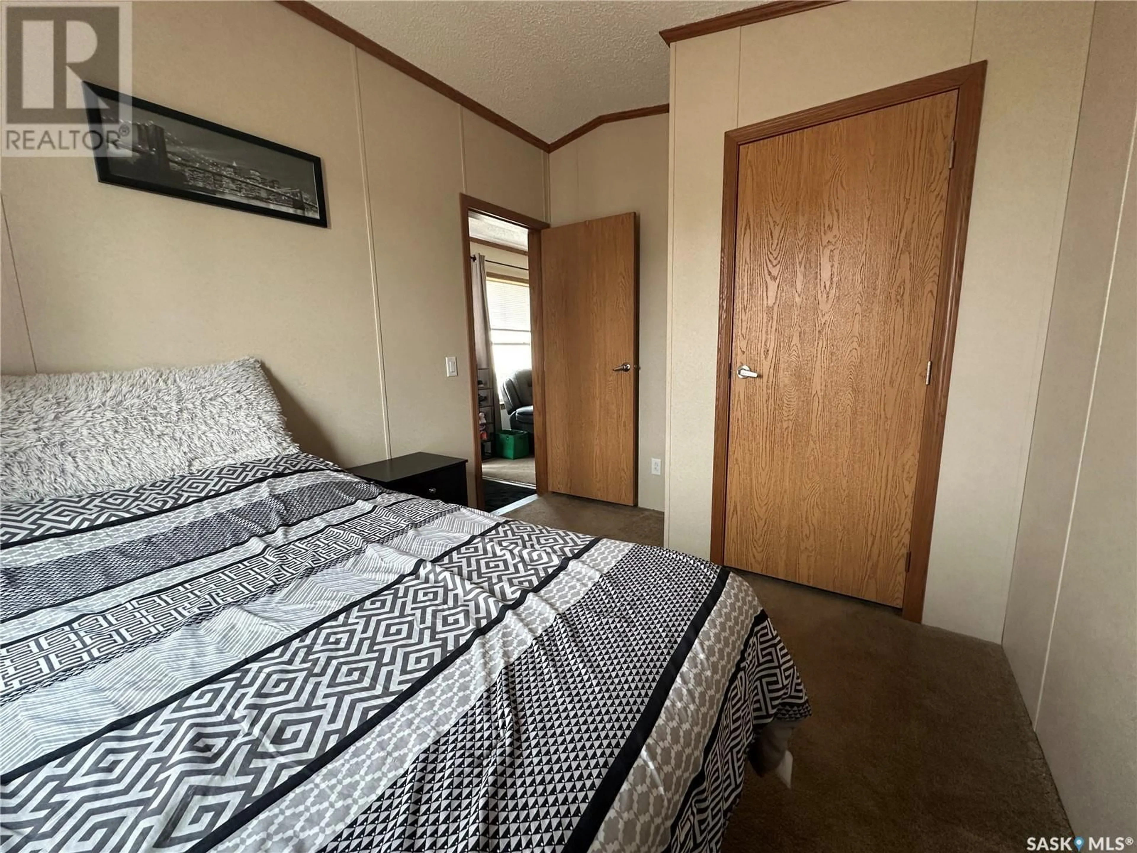 A pic of a room for 109 1ST AVENUE, Weyburn Saskatchewan S4H2H9