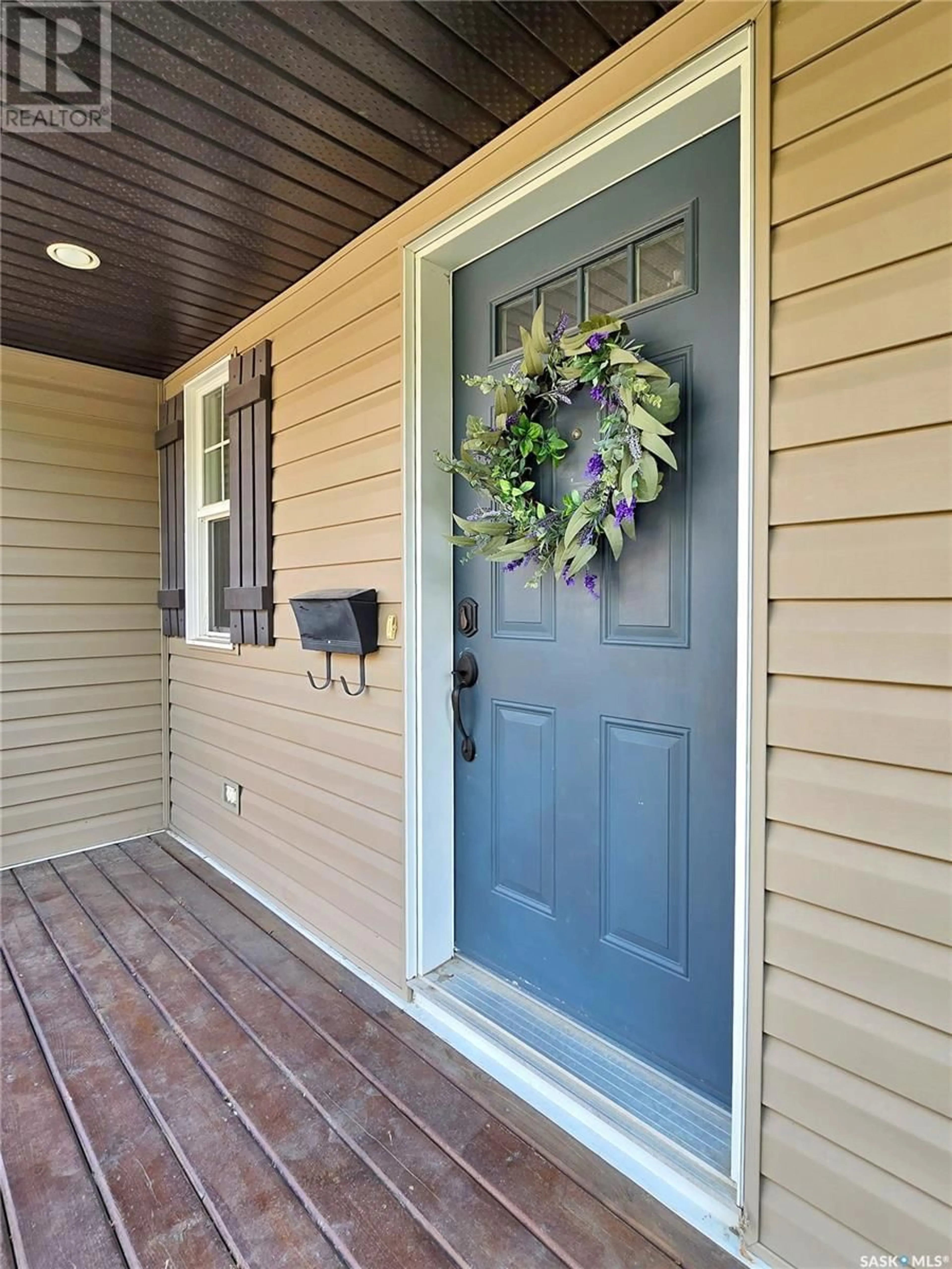 Indoor entryway for 150 - 745 LANGLOIS WAY, Saskatoon Saskatchewan S7T0L4