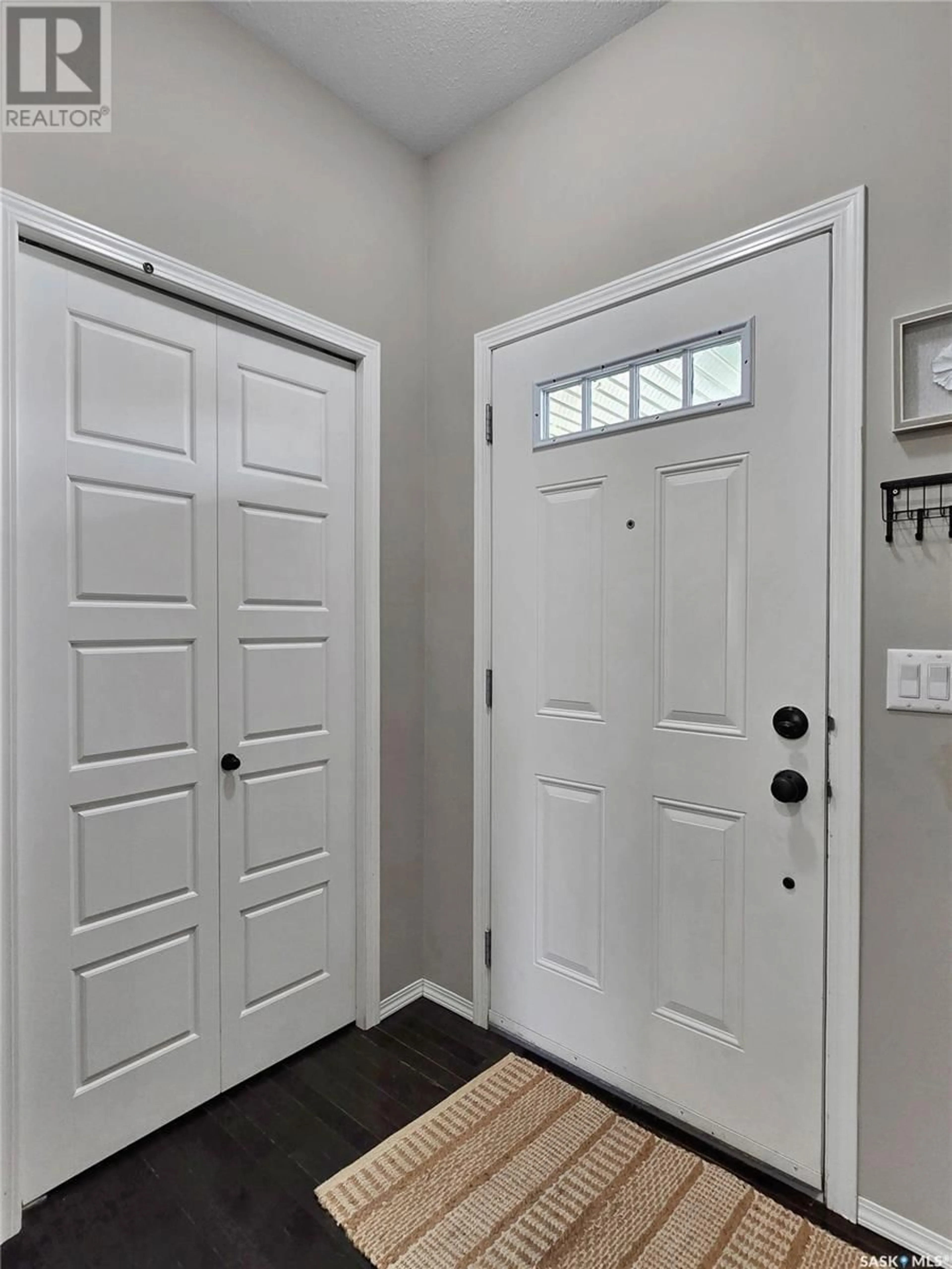 Indoor entryway for 150 - 745 LANGLOIS WAY, Saskatoon Saskatchewan S7T0L4