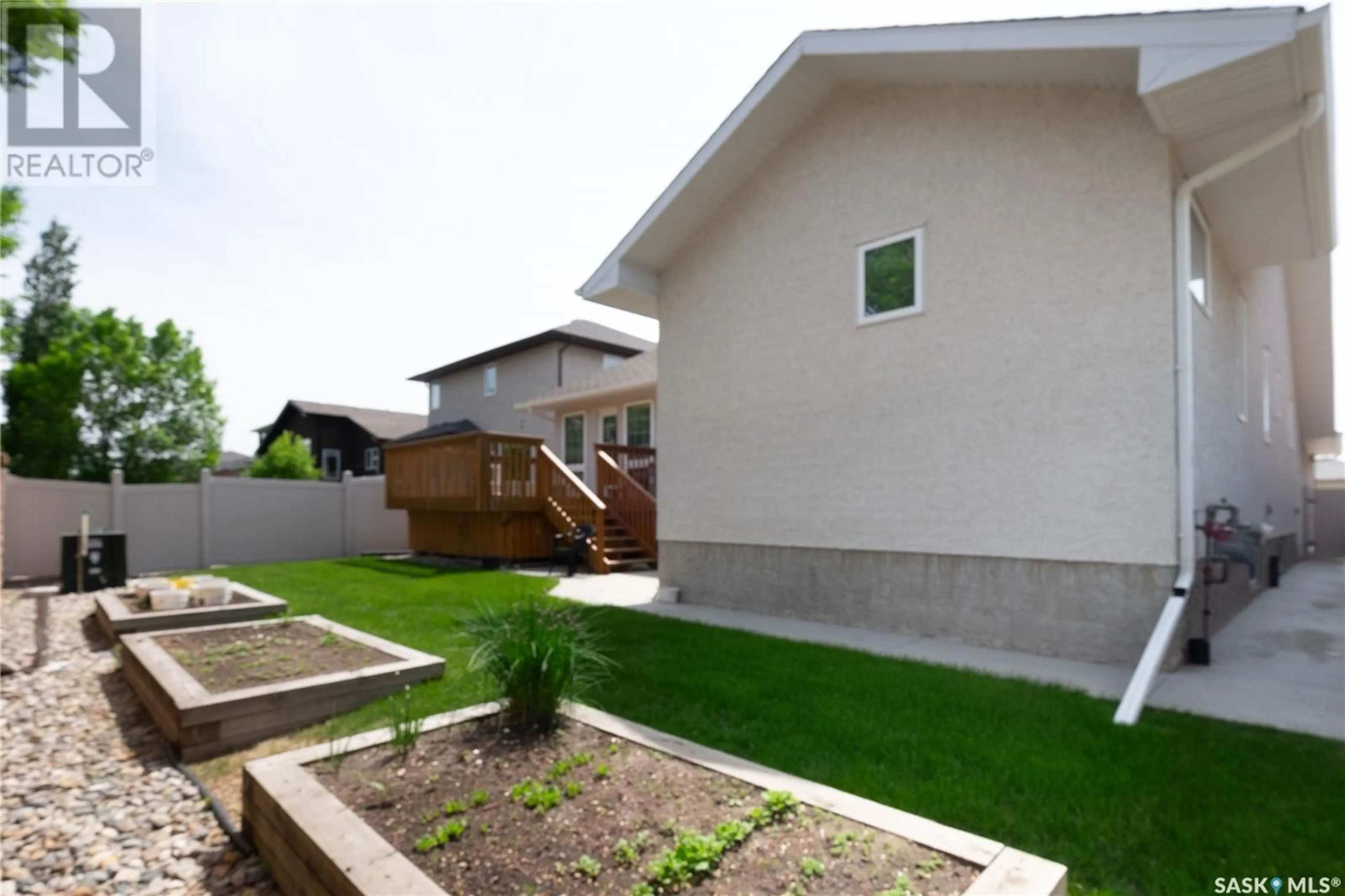 Patio, street for 4509 HAMES CRESCENT, Regina Saskatchewan S4W0B8