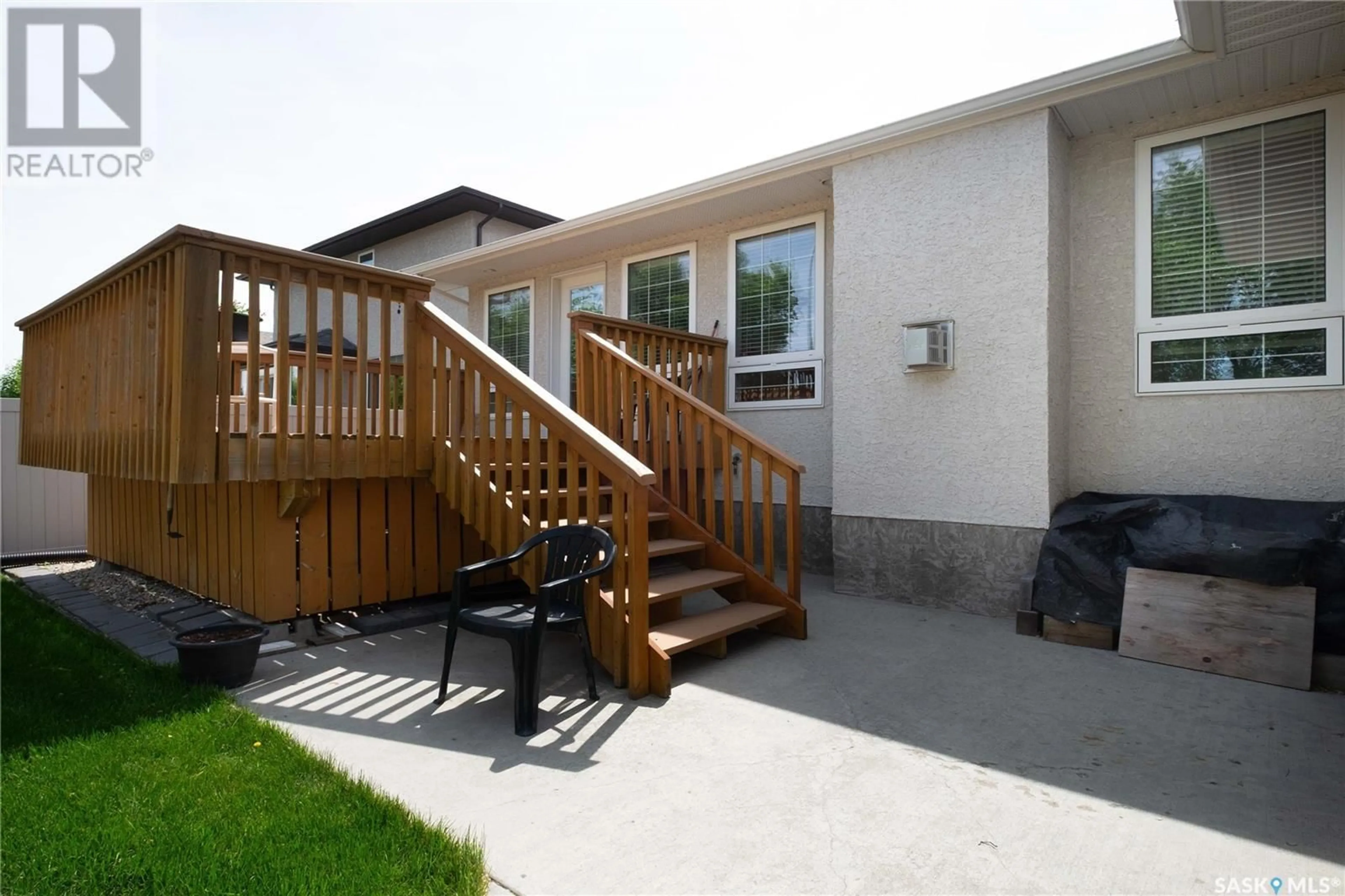 Patio, street for 4509 HAMES CRESCENT, Regina Saskatchewan S4W0B8