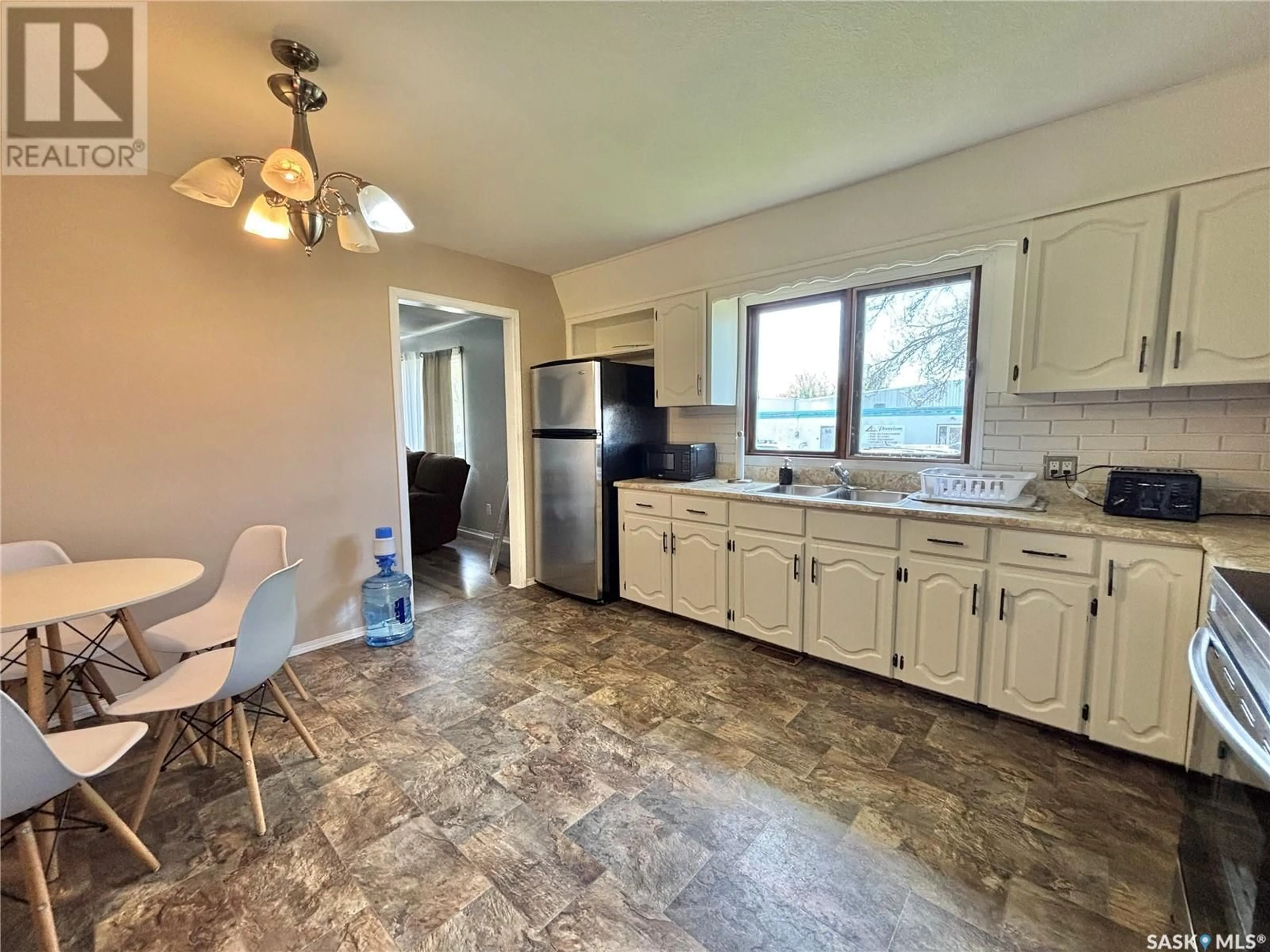 Unknown for 37 HENDERSON STREET, Yorkton Saskatchewan S3N0A4