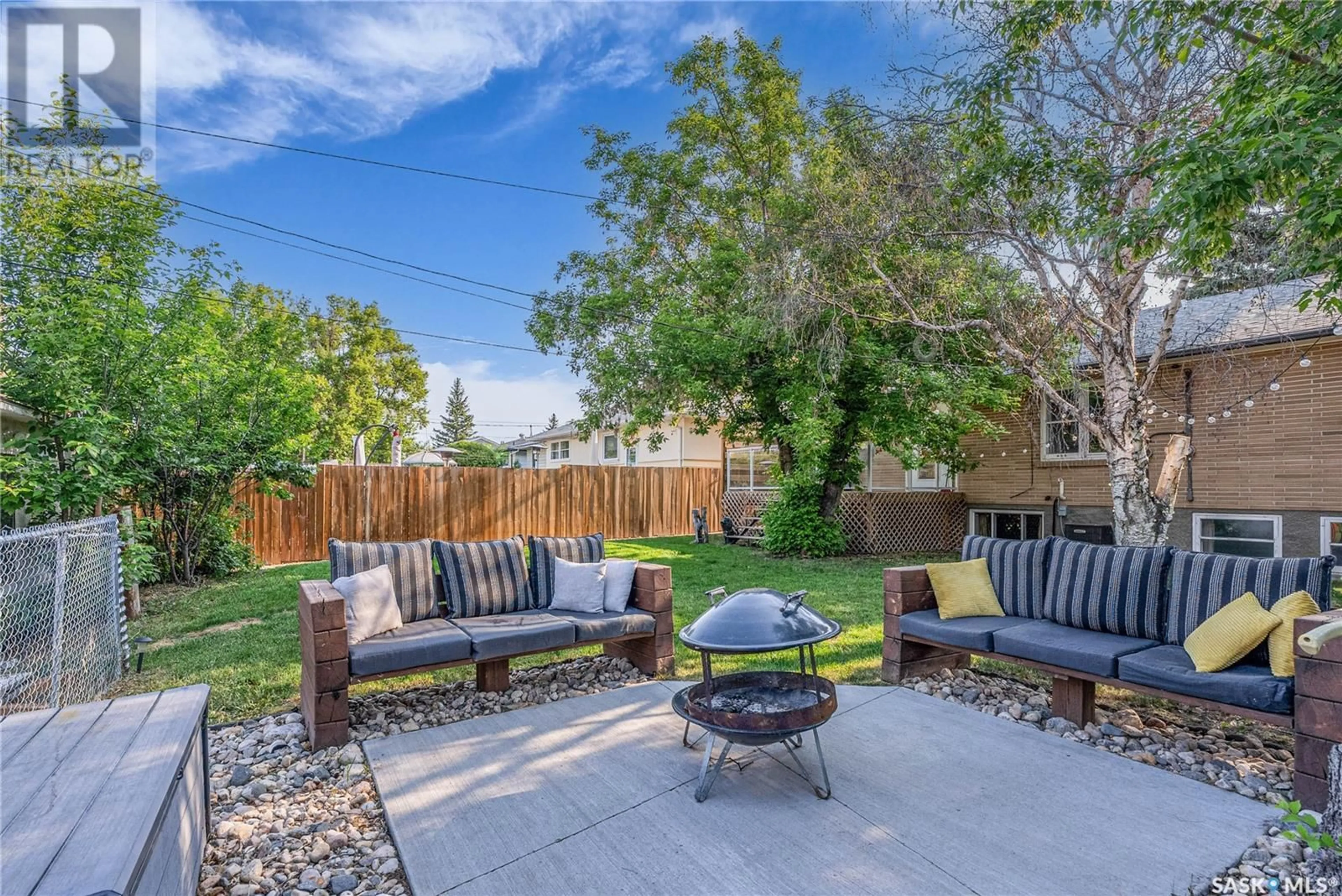 Patio, street for 2318 CLARENCE AVENUE, Saskatoon Saskatchewan S7J1L9