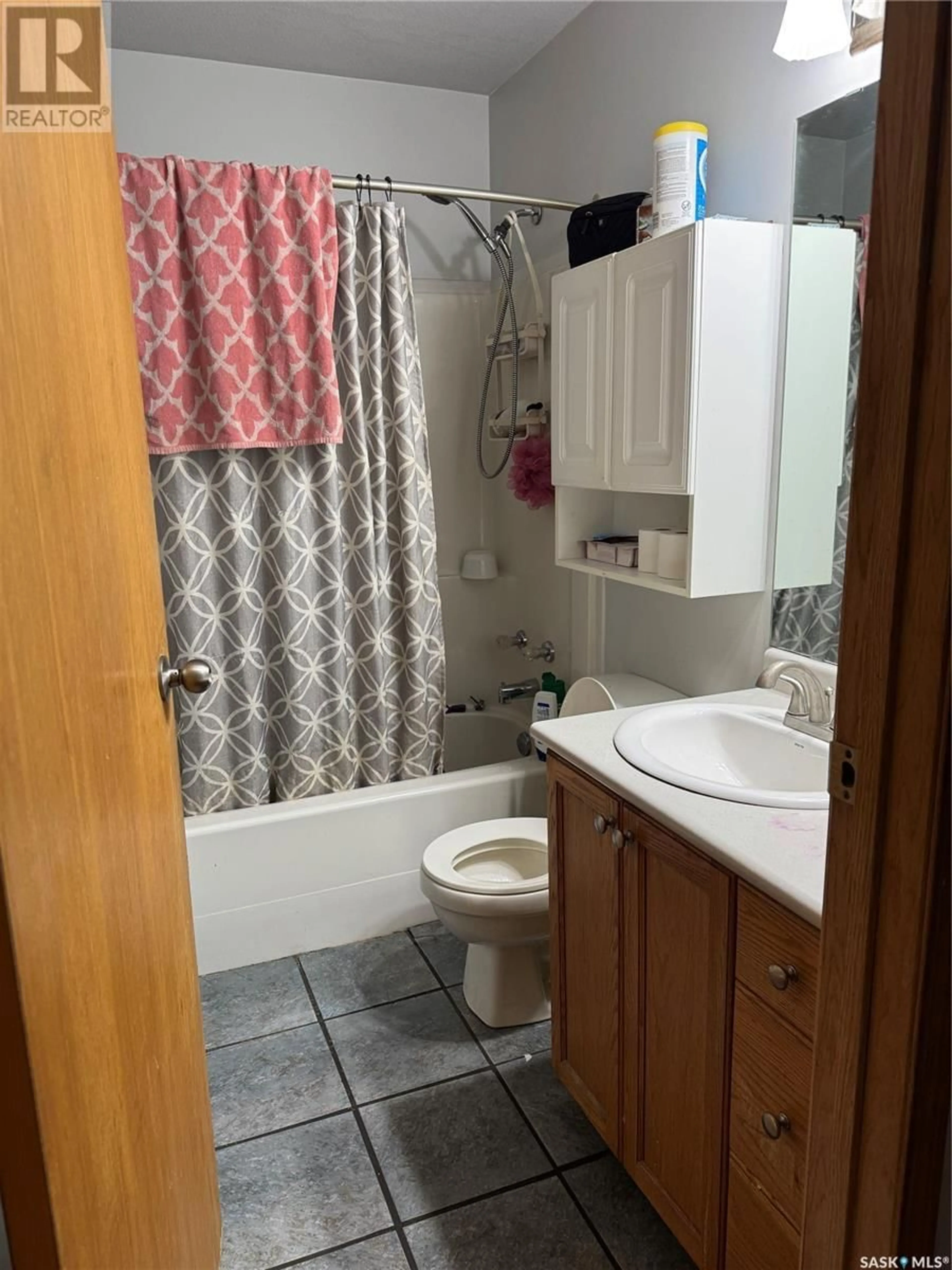 Standard bathroom, floor is not visible for 452 ADAMS CRESCENT, Prince Albert Saskatchewan S6V7K6