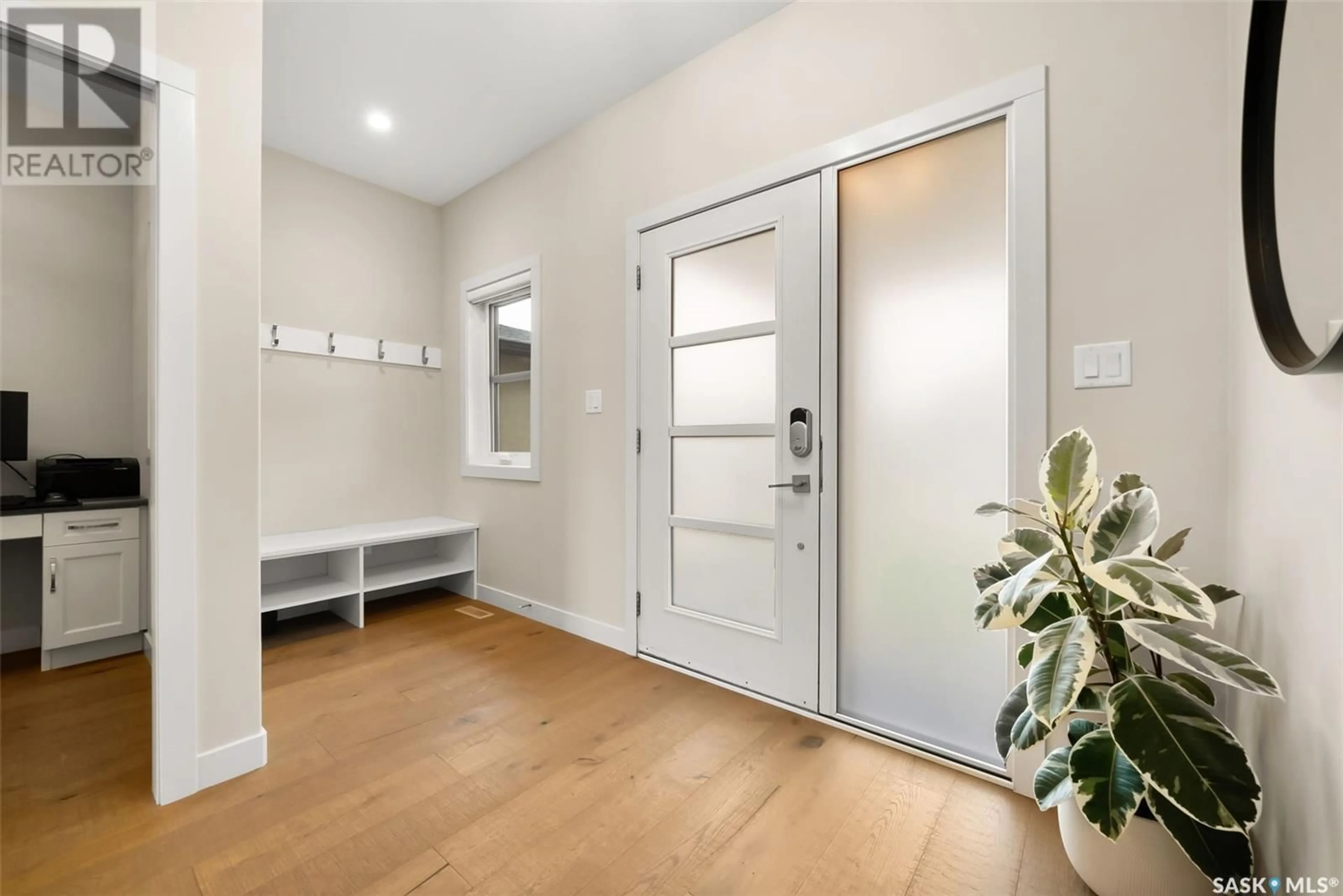 Indoor entryway for 4321 CHUKA DRIVE, Regina Saskatchewan S4V3H8