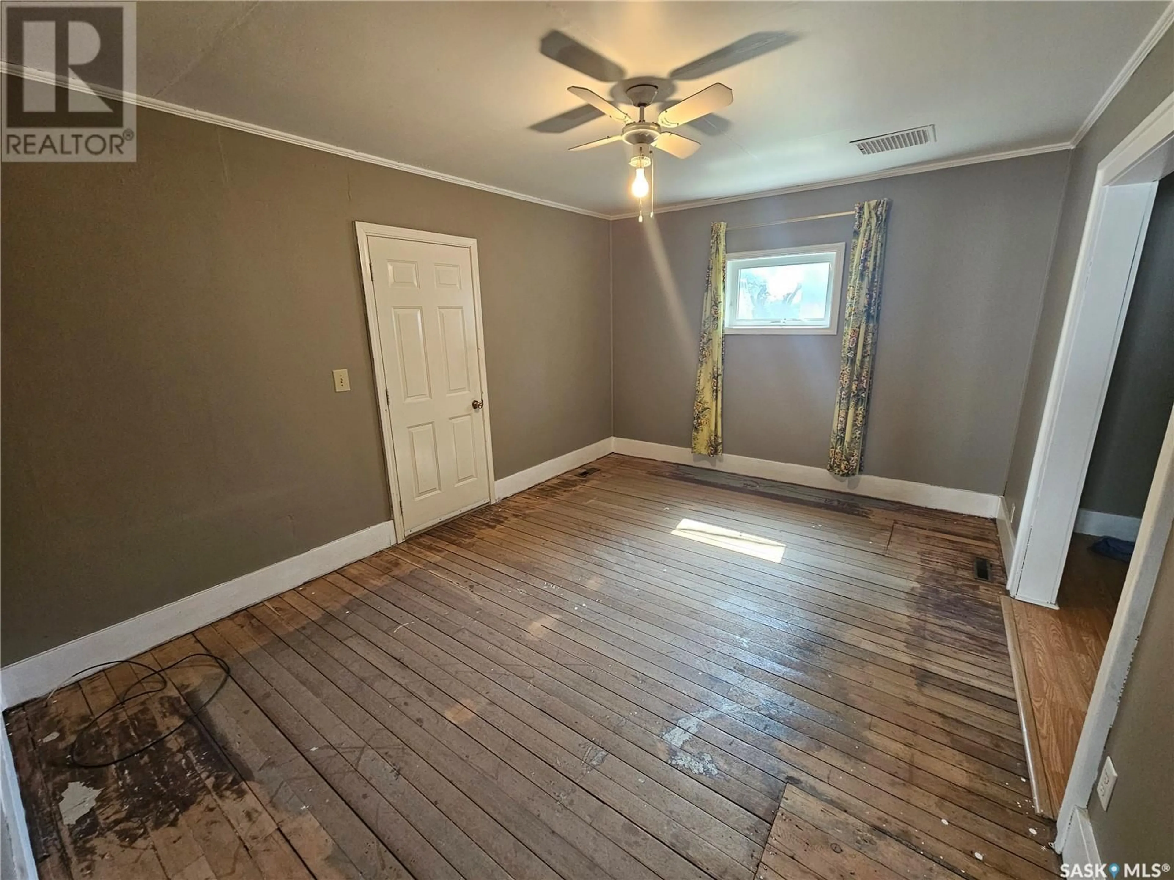 A pic of a room for S - 204 1ST STREET, Val Marie Saskatchewan S0N2T0