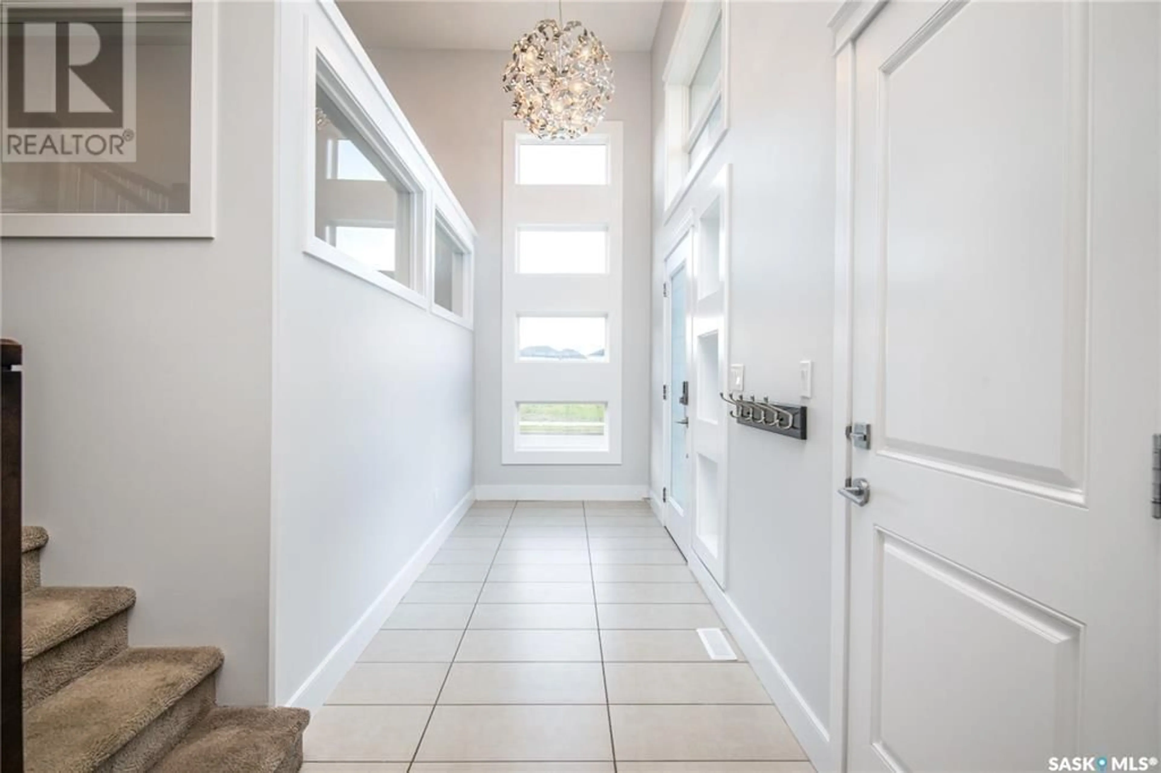 Indoor entryway for 303 GILLIES CRESCENT, Saskatoon Saskatchewan S7V0J9