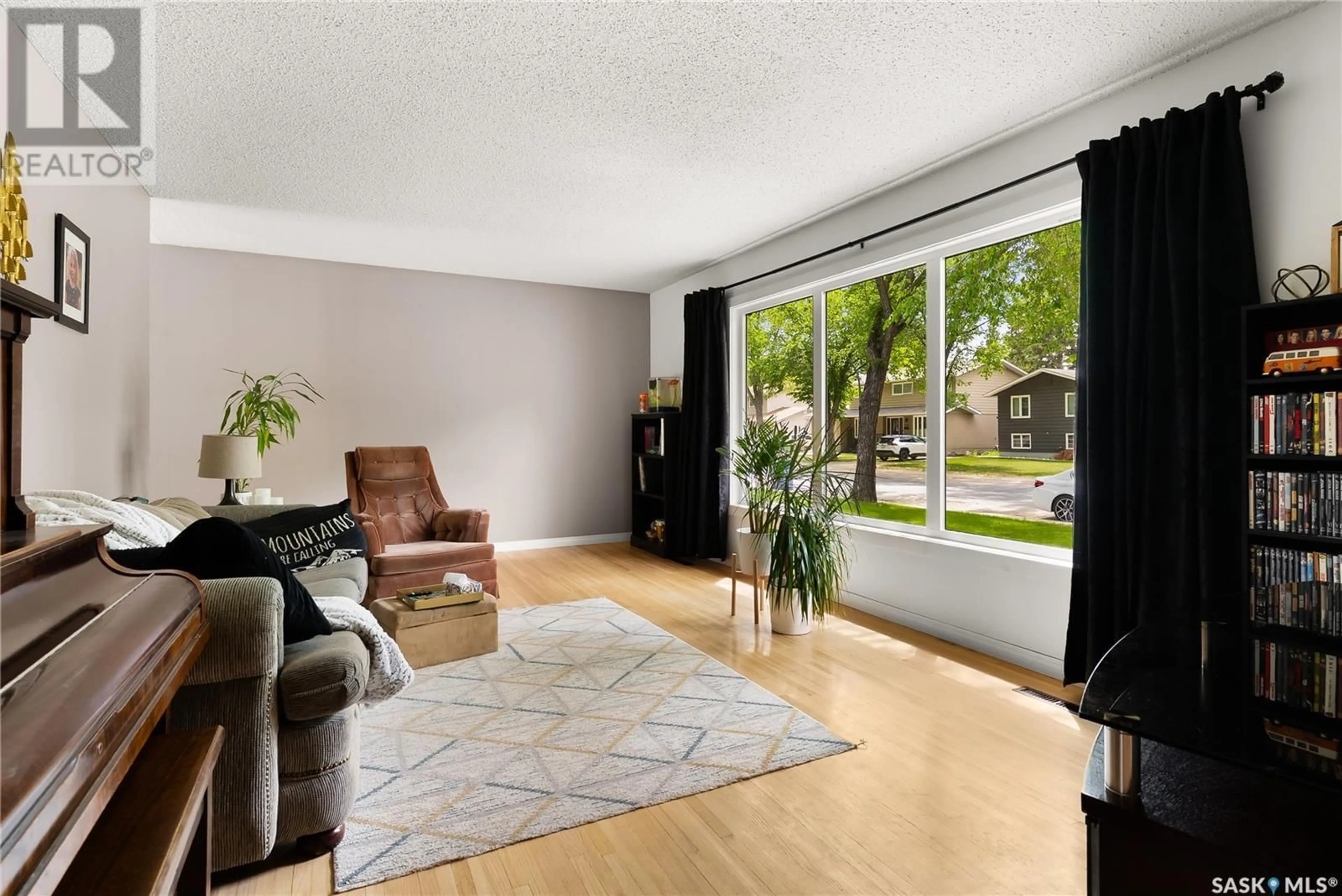 Living room with furniture, unknown for 1449 SHANNON ROAD, Regina Saskatchewan S4S5L4