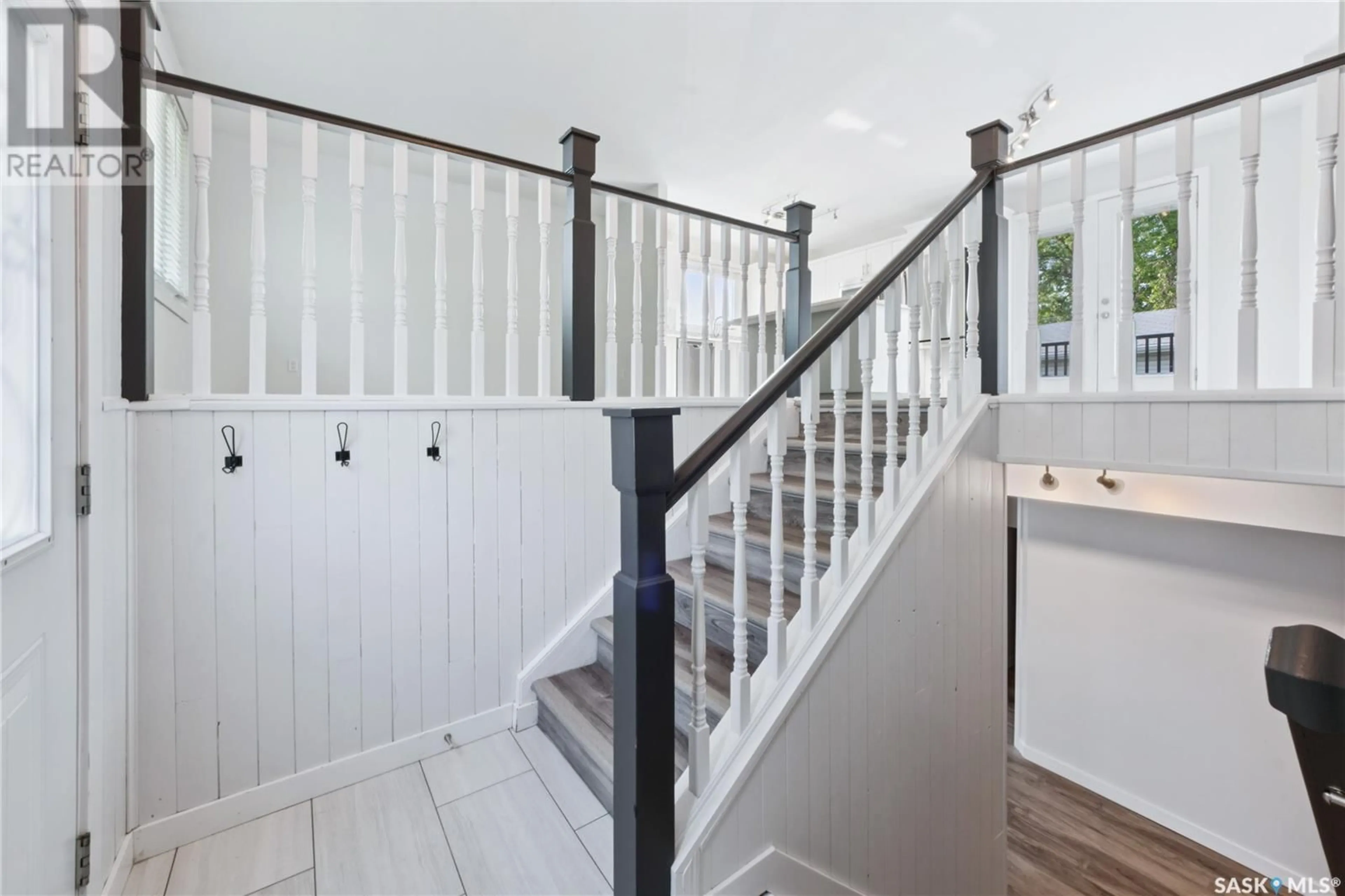 Stairs for 602 TOBIN WAY, Saskatoon Saskatchewan S7K4P2