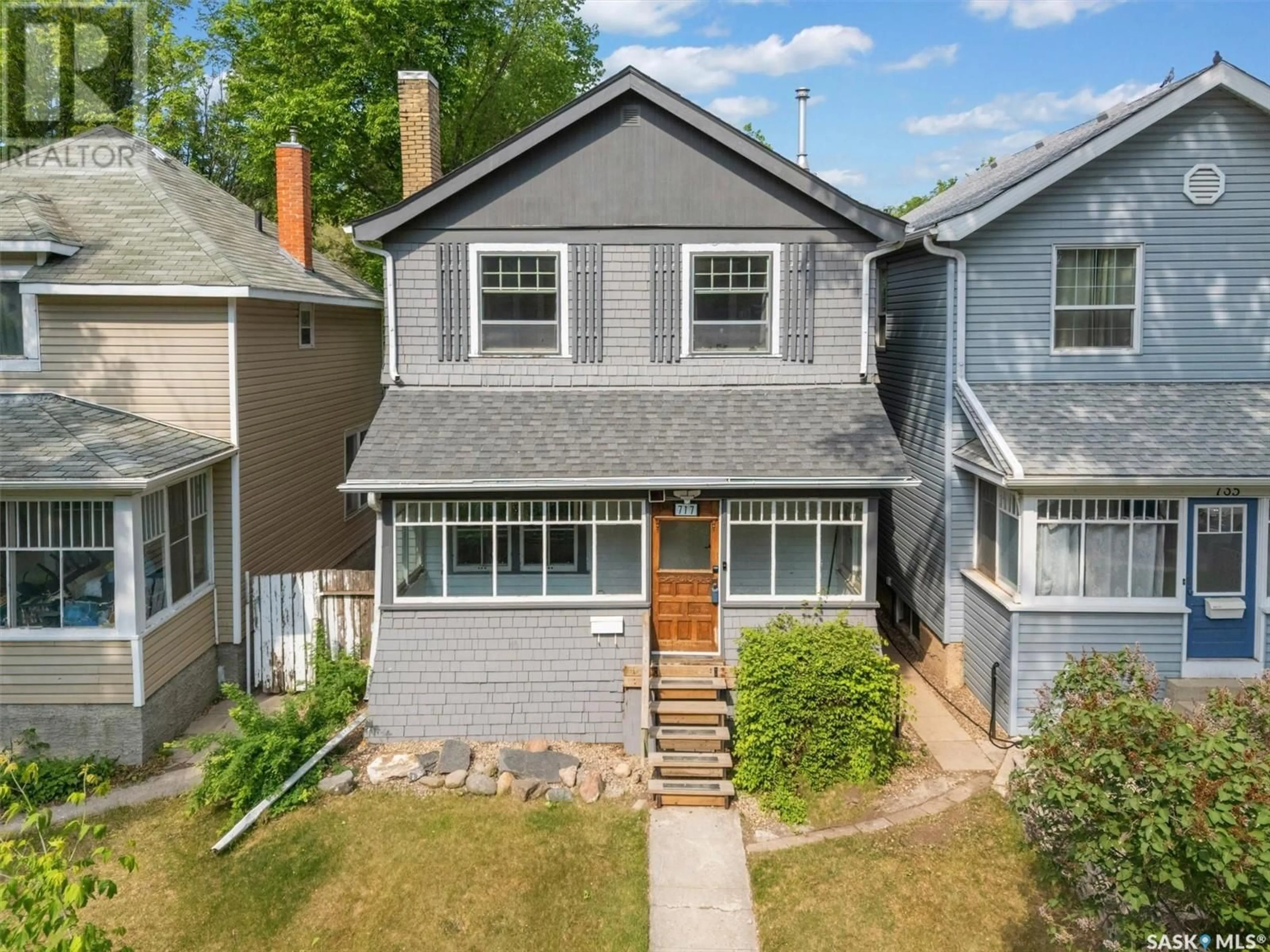 A pic from outside/outdoor area/front of a property/back of a property/a pic from drone, street for 717 7TH AVENUE, Saskatoon Saskatchewan S7K2V3
