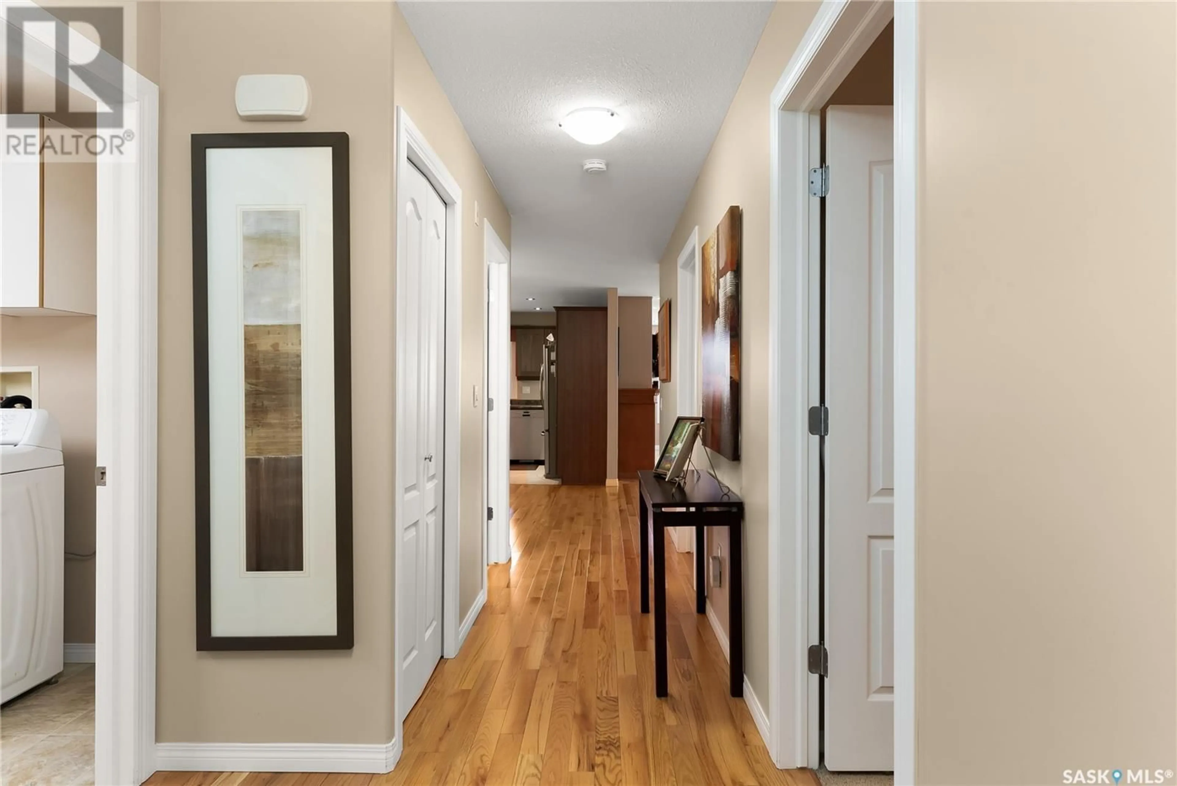 Indoor entryway for 106 - 4441 NICURITY DRIVE, Regina Saskatchewan S4X0E4