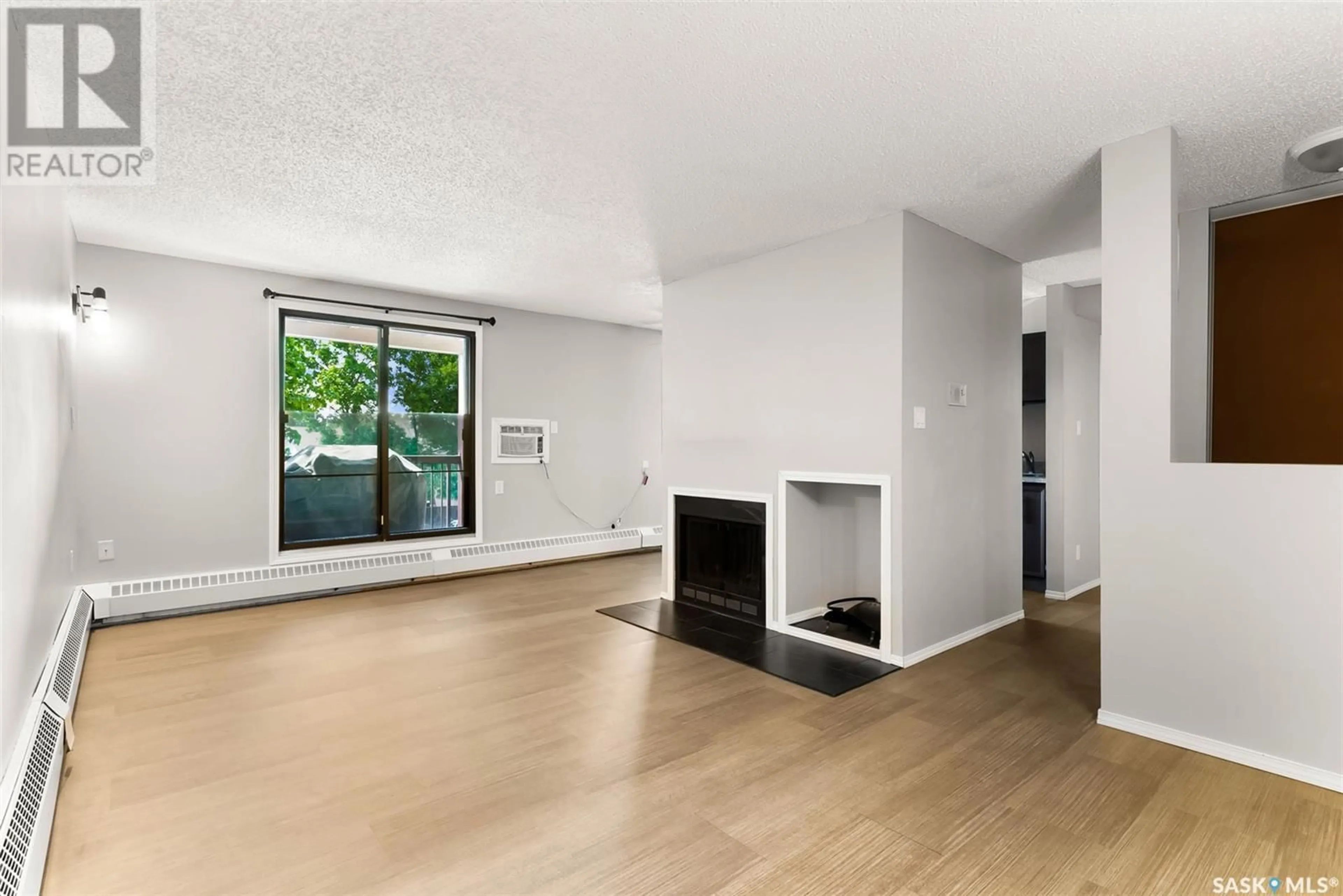 A pic of a room for 31 - 206 RODENBUSH DRIVE, Regina Saskatchewan S4R8C4
